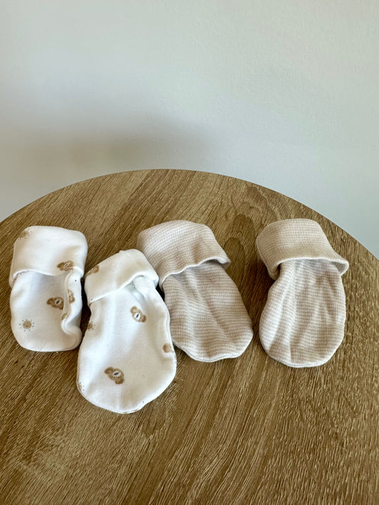 Set of 2 Mittens / 0-3m