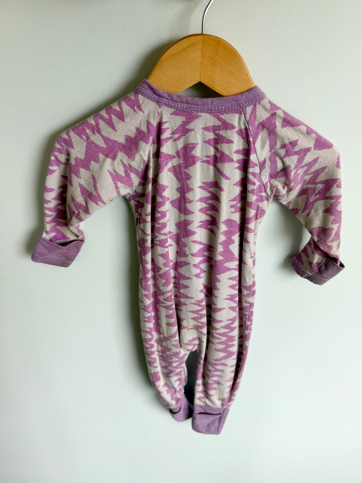 Bonds Pink + White Sleeper (PLAY) / 3-6m