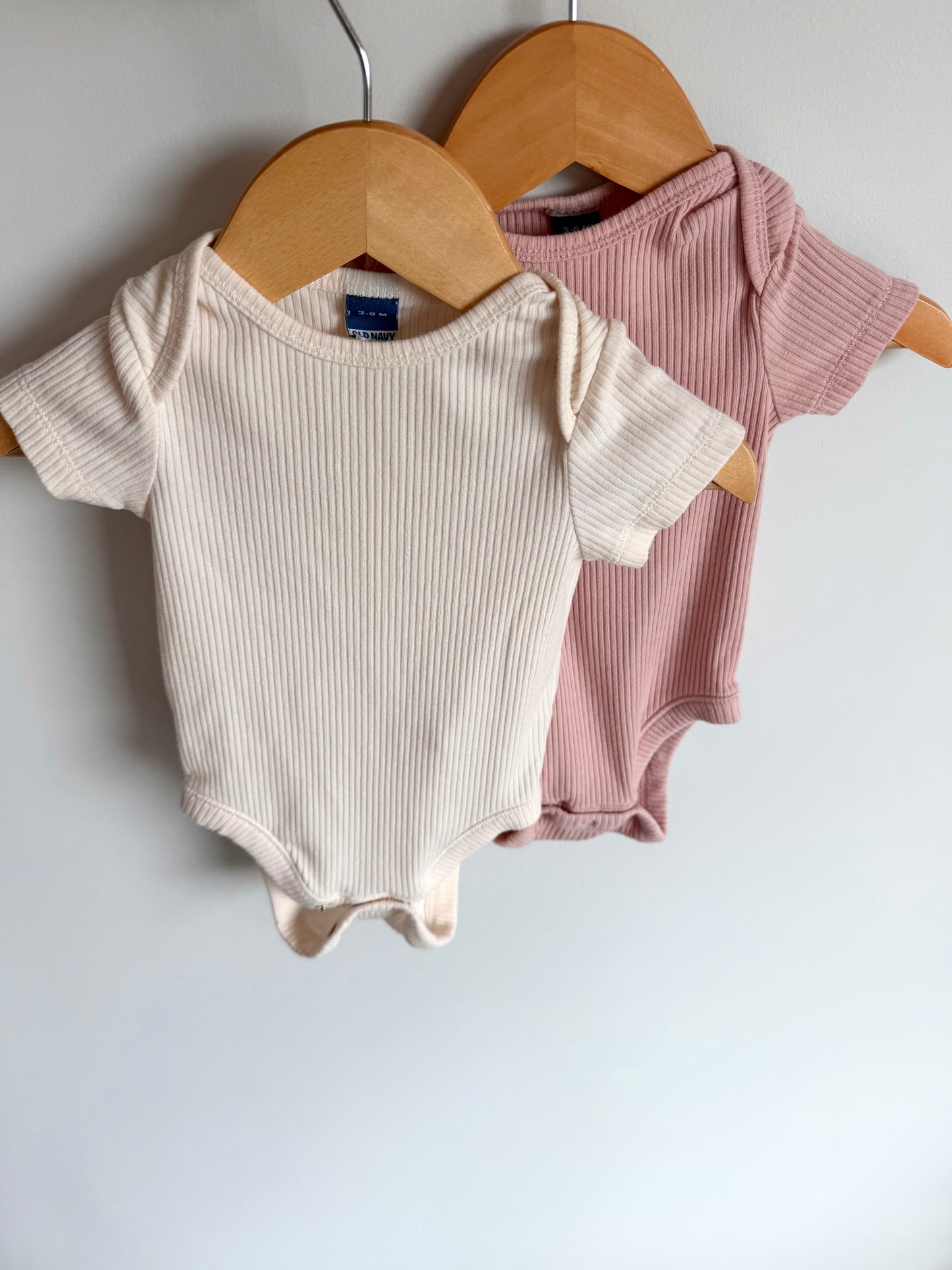 Cream + Pink T-Shirt Bodysuits / 3-6m