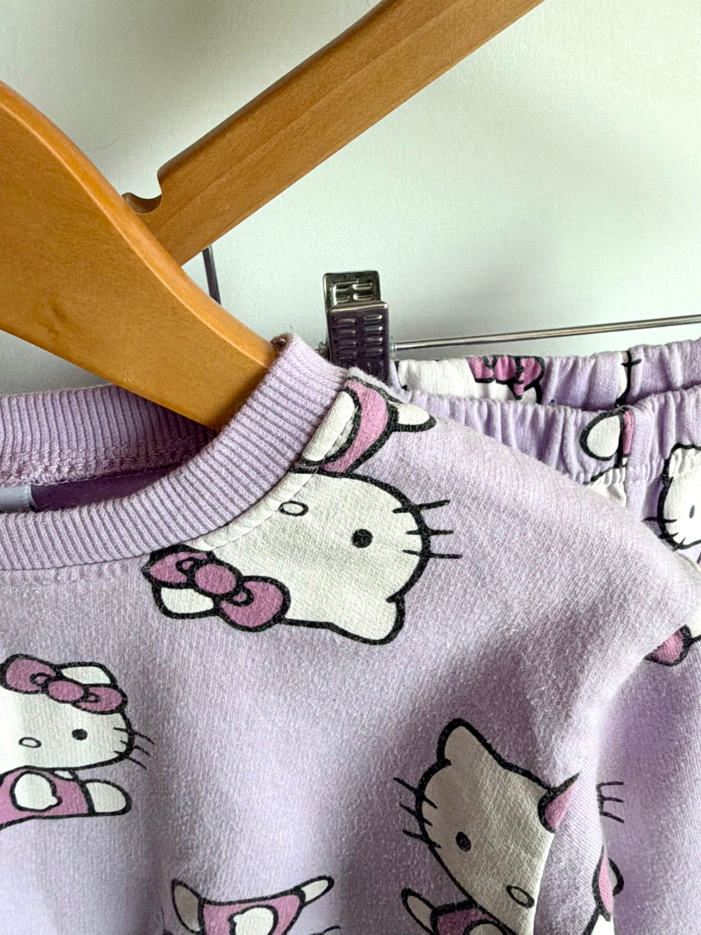Hello Kitty Lilac Sweater + Pants Set / 4T