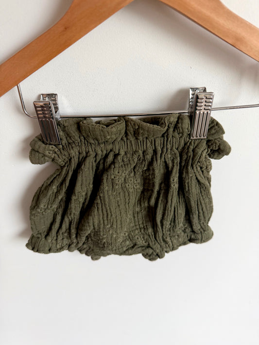 Green Eyelet Shorts / 9-12m