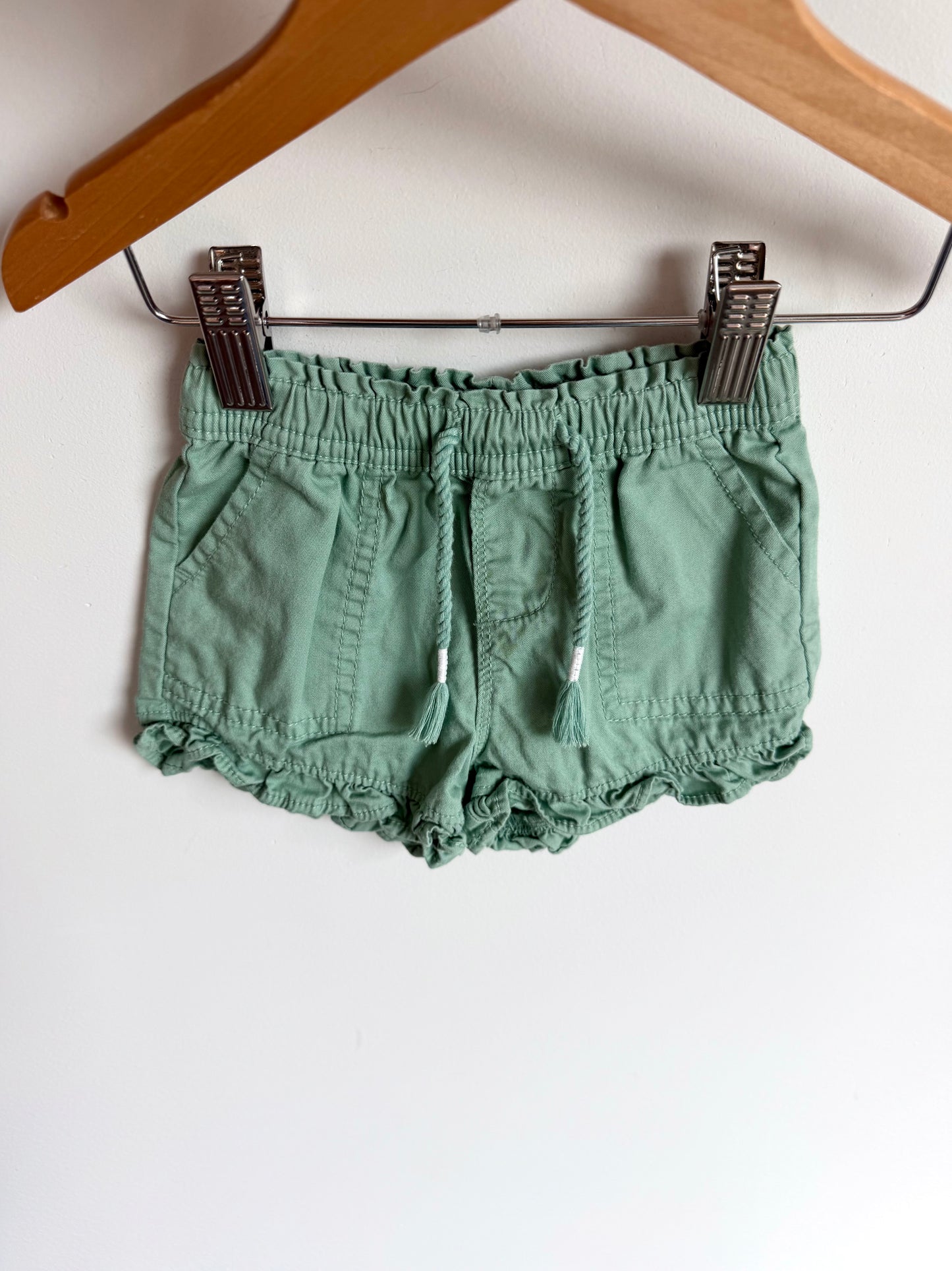 Green Ruffle Trim Shorts / 3-6m