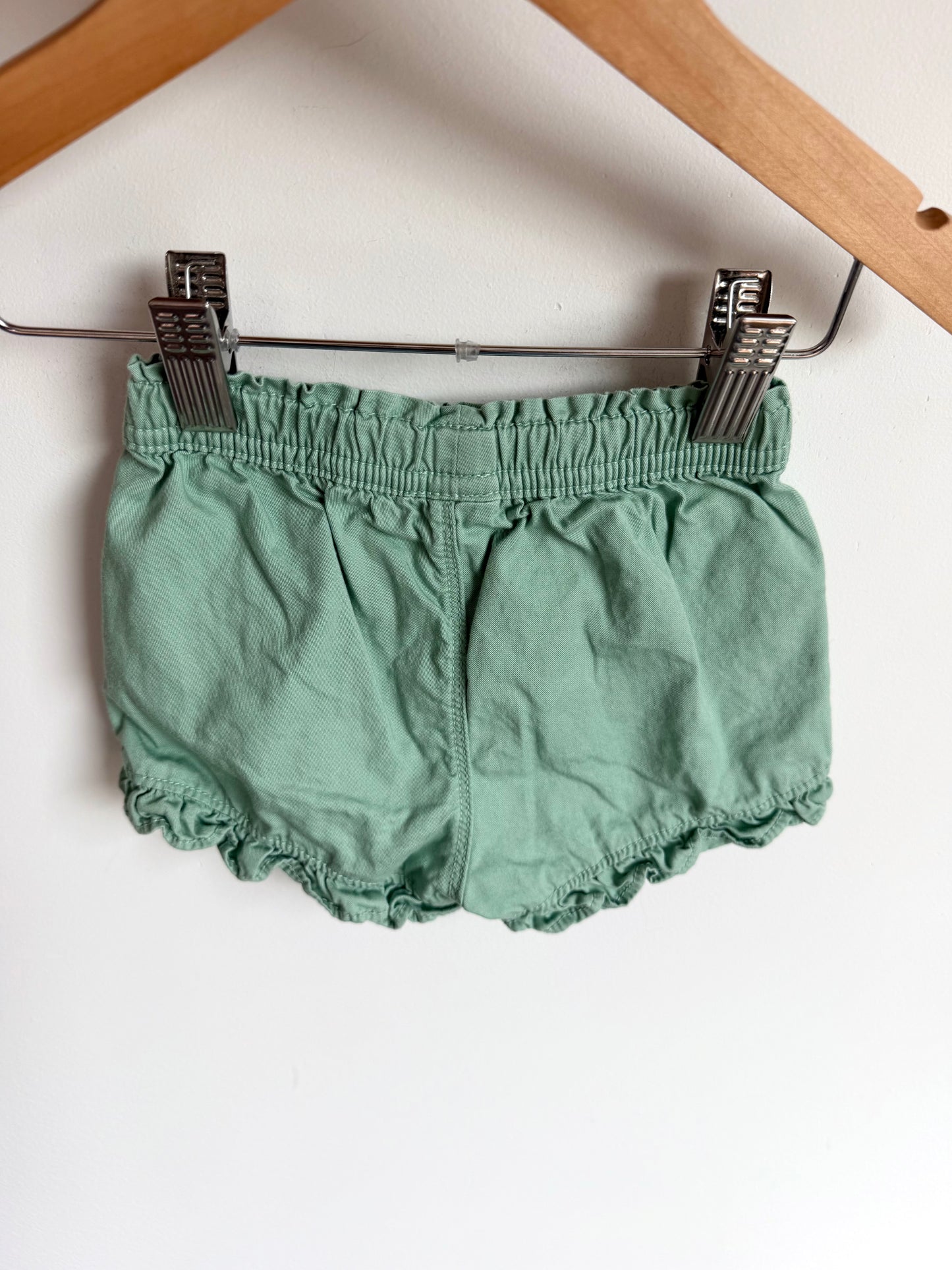 Green Ruffle Trim Shorts / 3-6m