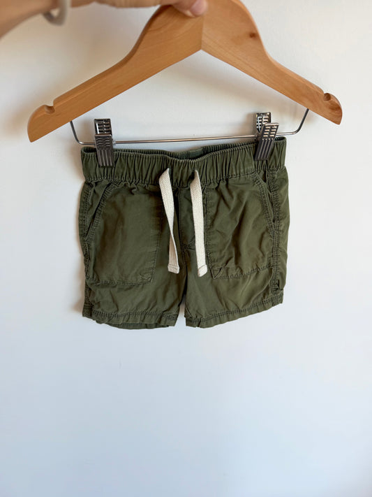 Green Pocket Shorts / 18-24m