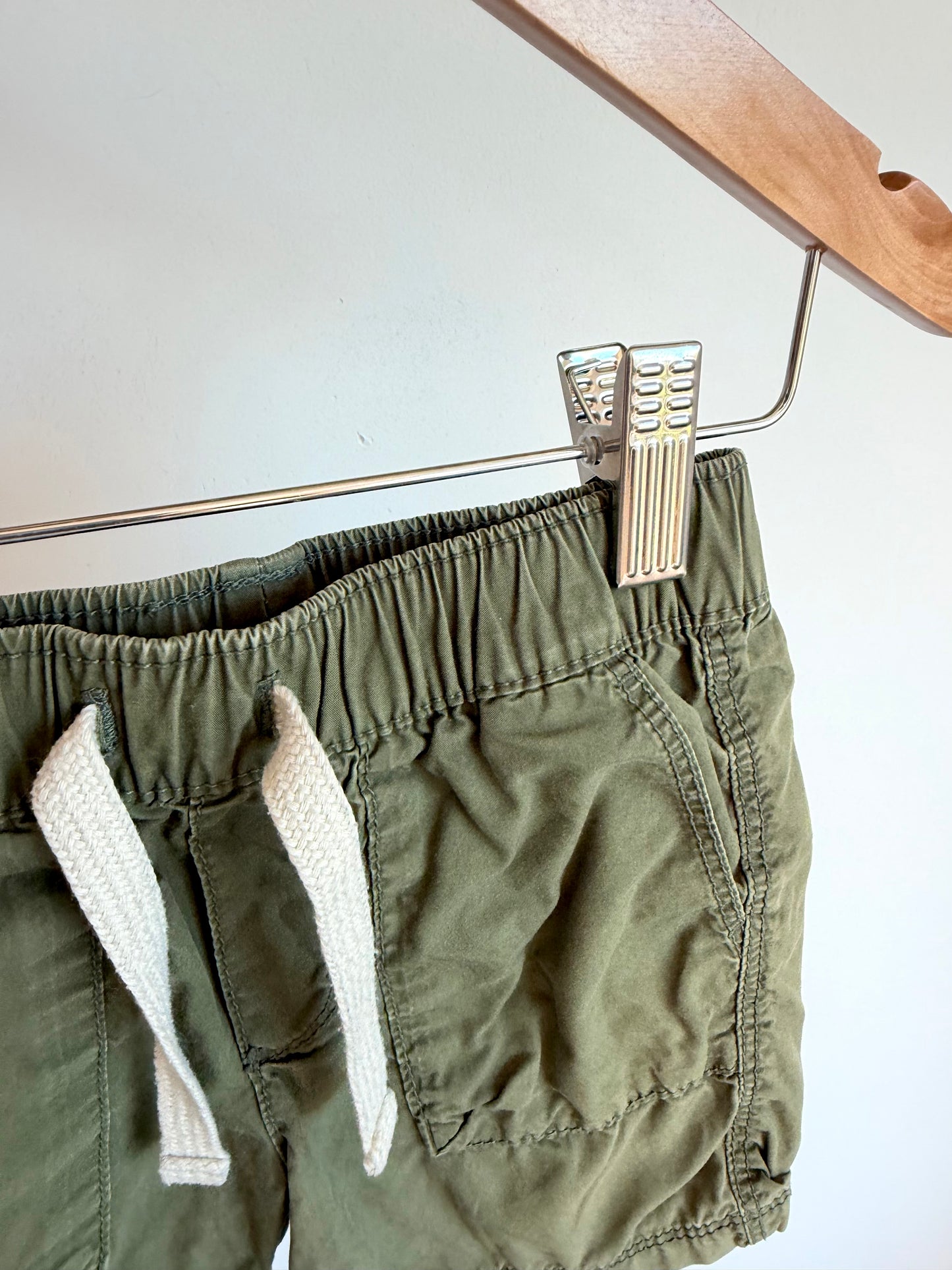 Green Pocket Shorts / 18-24m