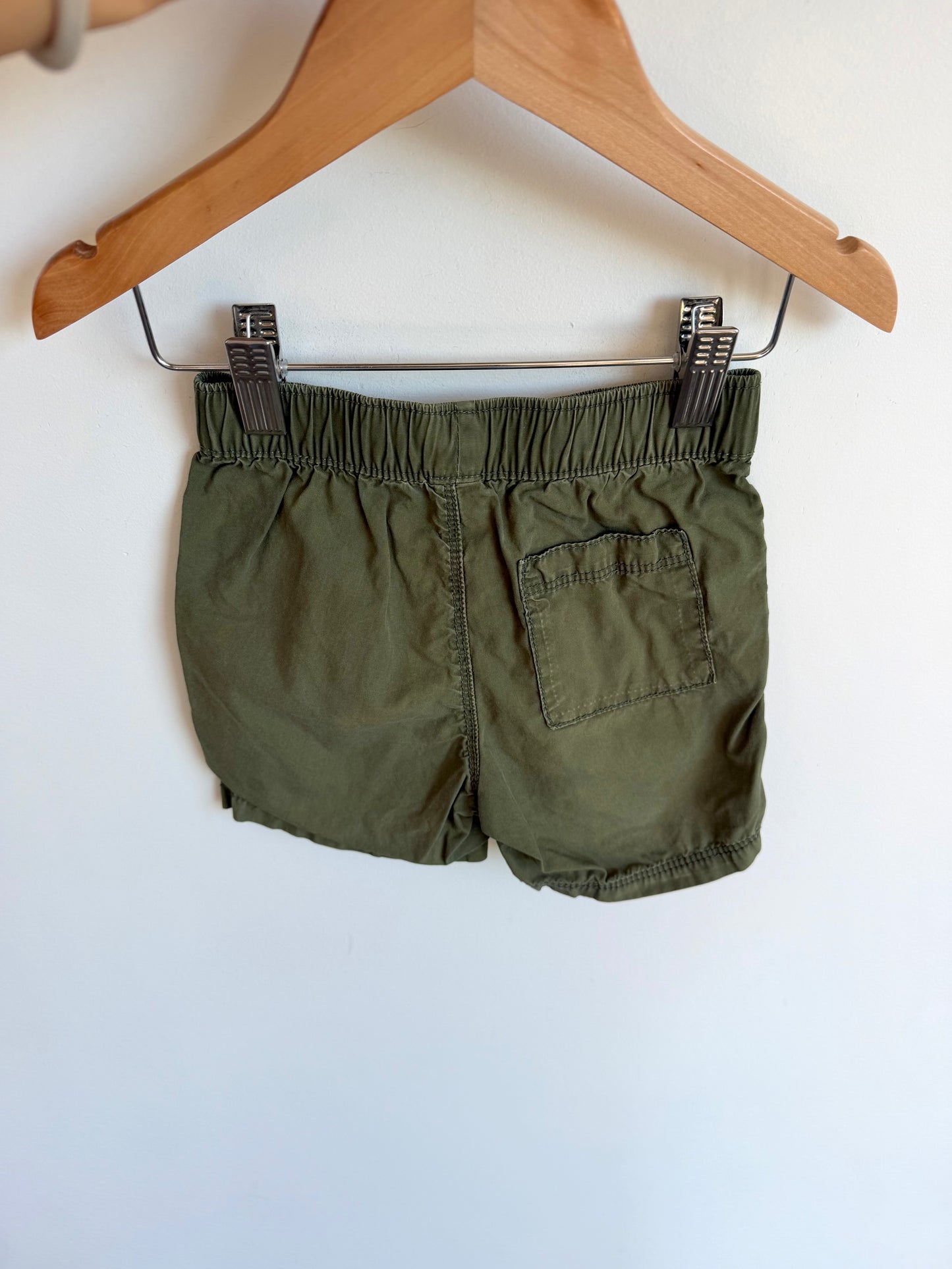 Green Pocket Shorts / 18-24m