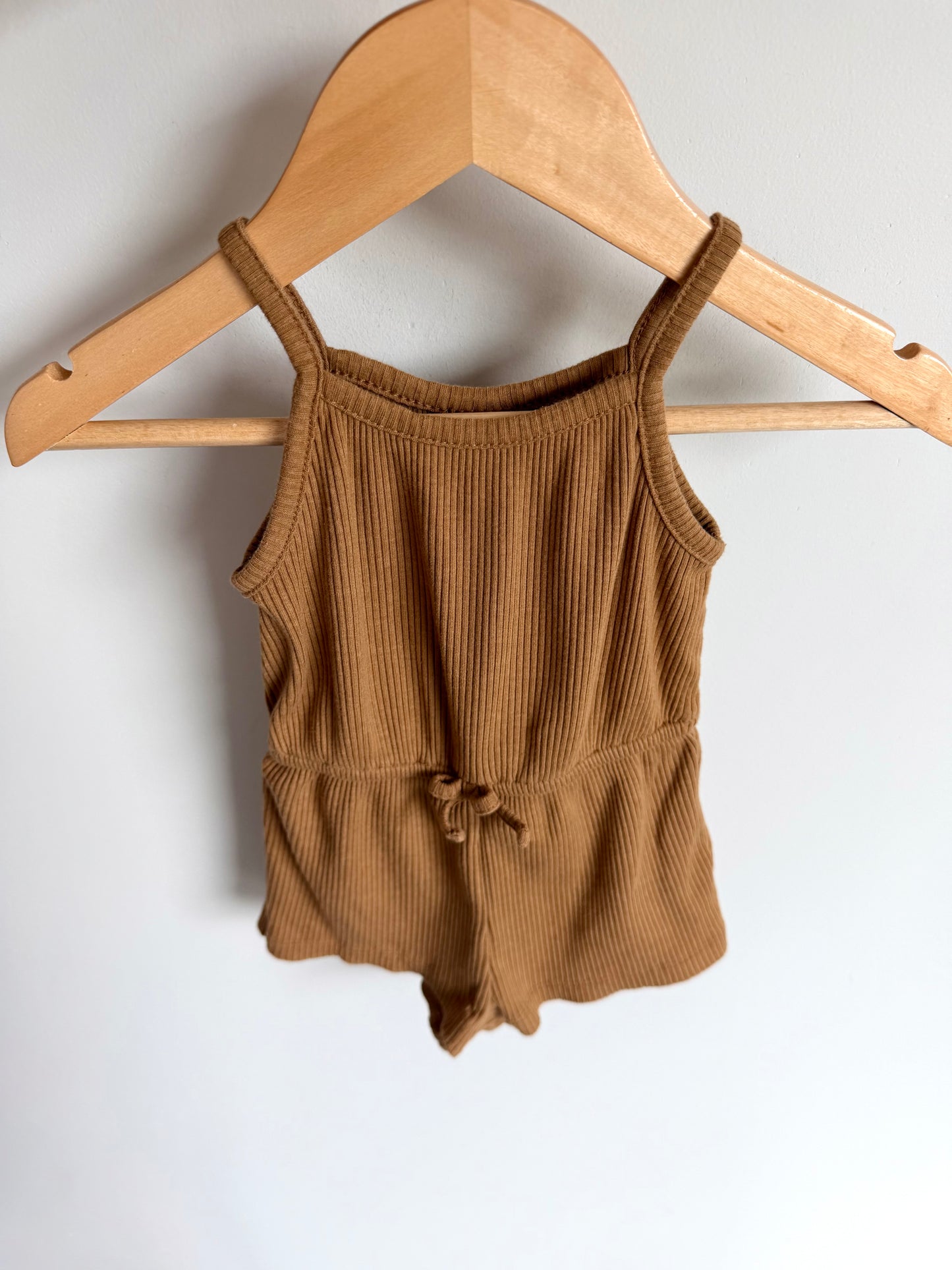 Brown Ribbed Romper / 3-6m