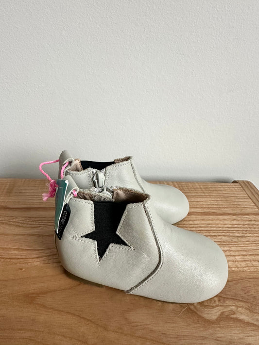 Little Moccs Grey Star Side Zip Up Boot (With Tags) / Size 5 Toddler