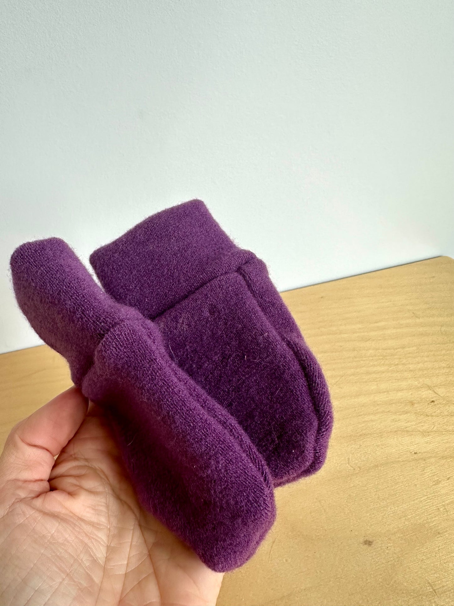 Plum Mits / 0-6m