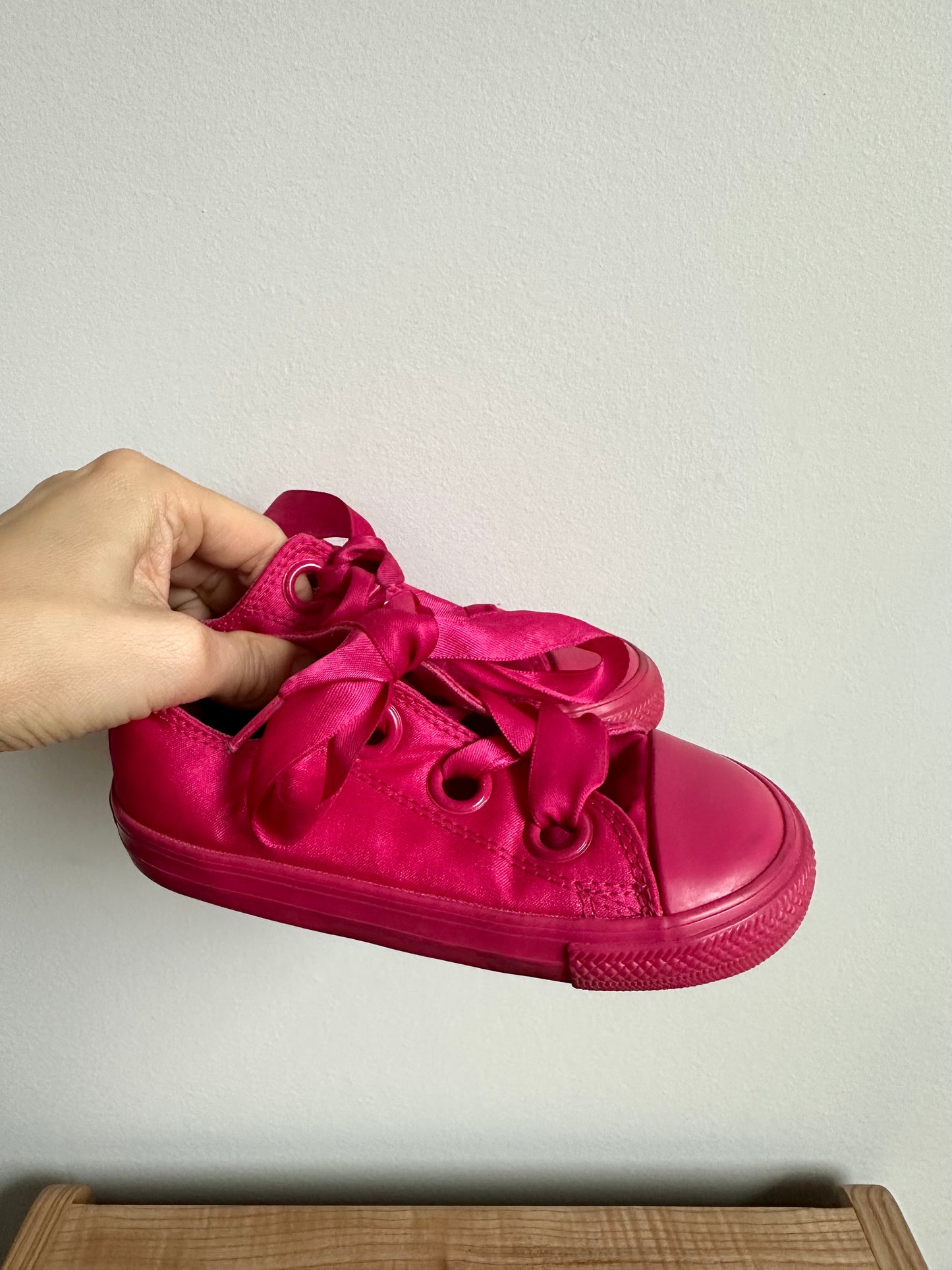 Pink Lace Up Converse / Size 9 Toddler