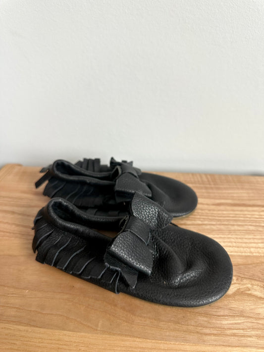 Little Moccs Black Bow Hard Sole Mocs / Size 10 Toddler