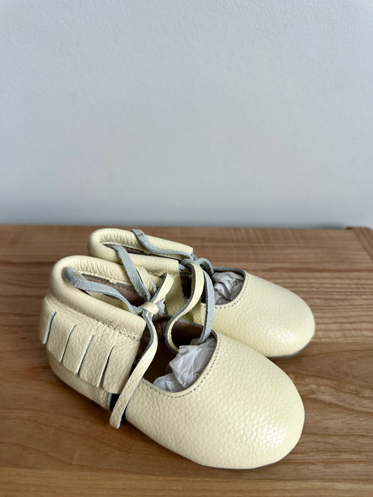Little Moccs Cream Lace Up Shoe (With Tags) / Size 5 Toddler