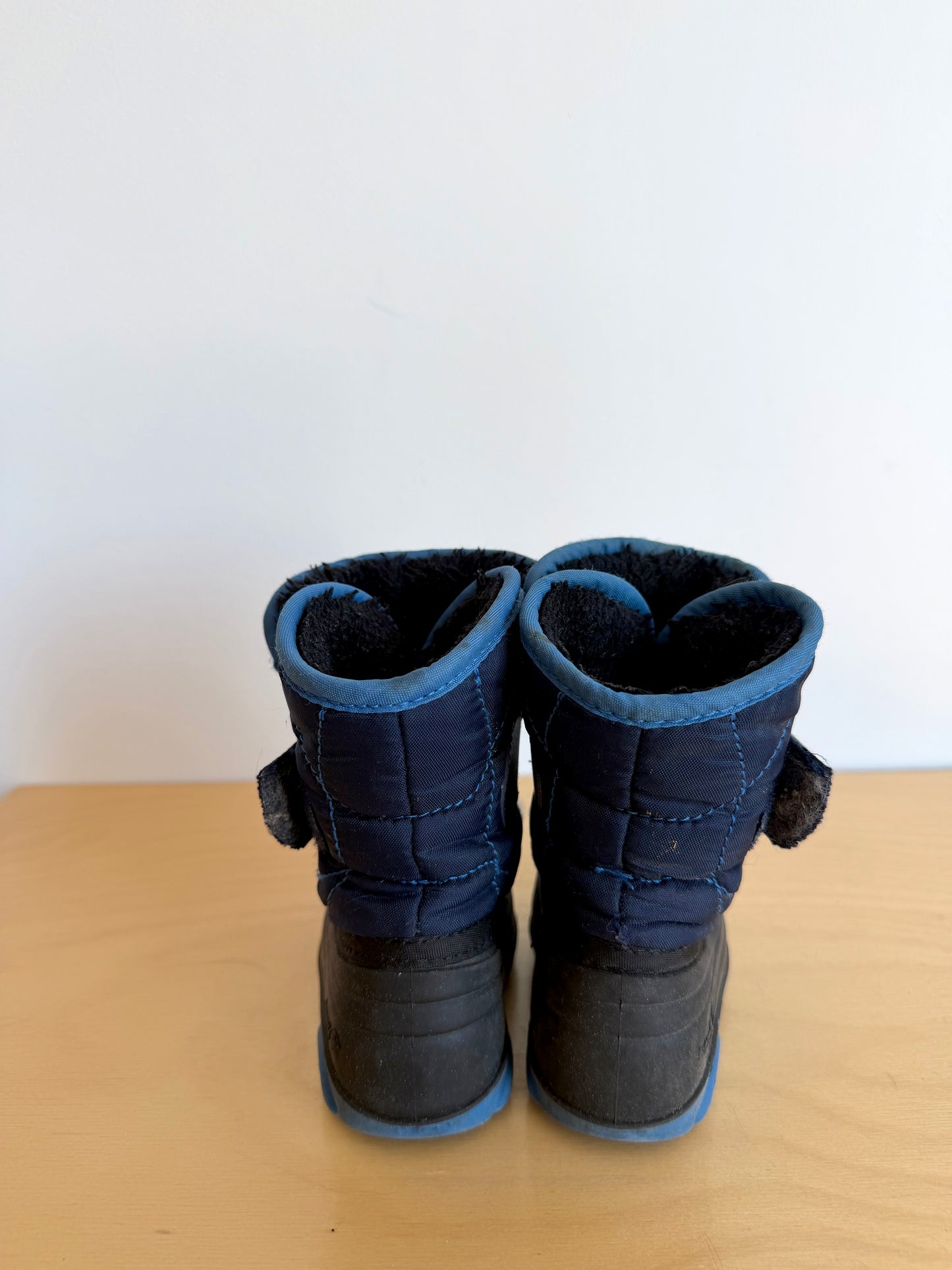 Kamik Winter Blue Trim Boots / Size 5 Toddler
