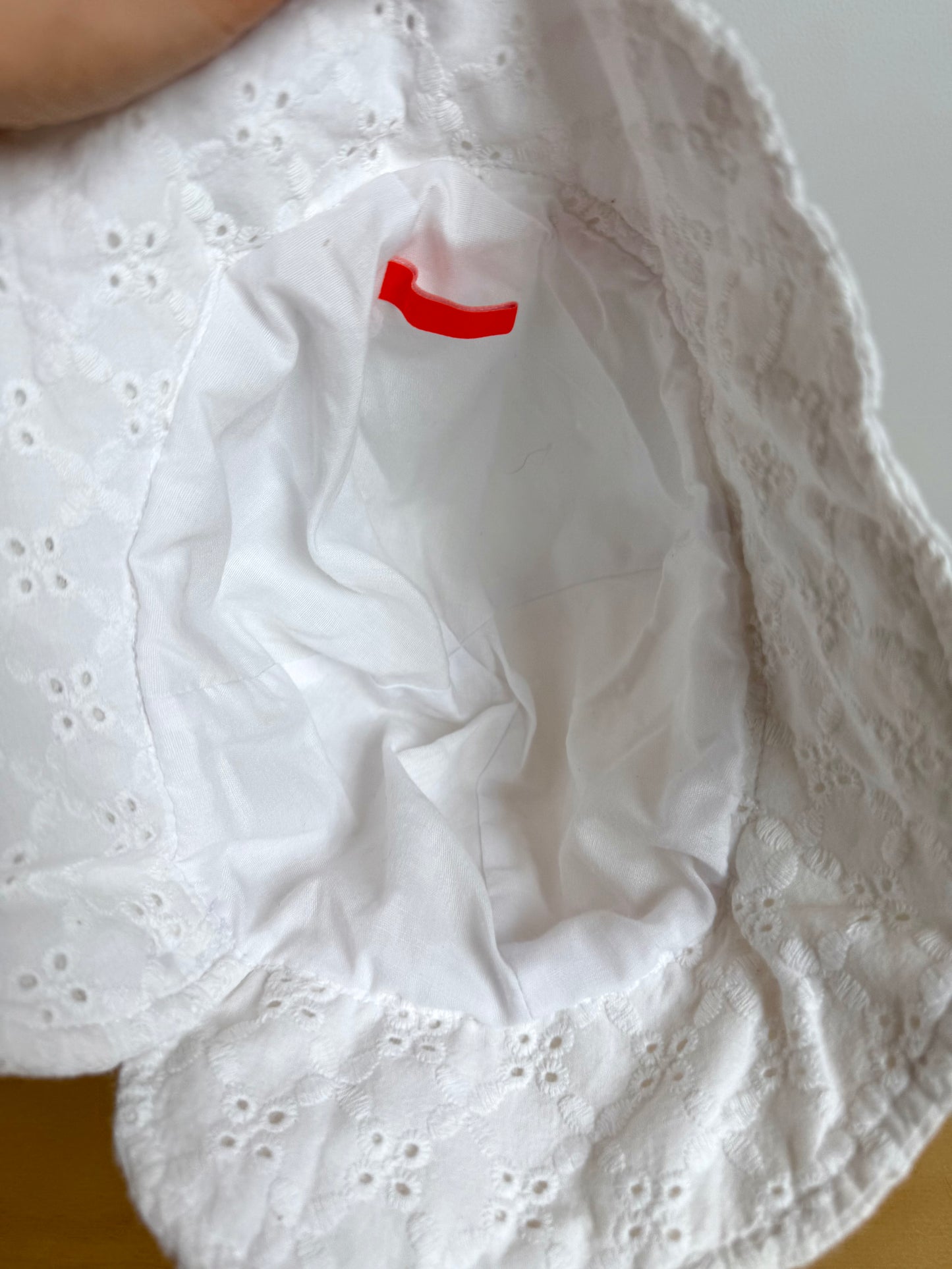 White Eyelet Sun Hat / 6-12m?