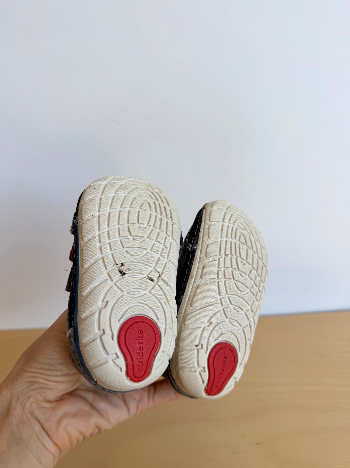 Stride Rite Grey, Red + Blue Velcro Shoes / Size 3.5 Infant