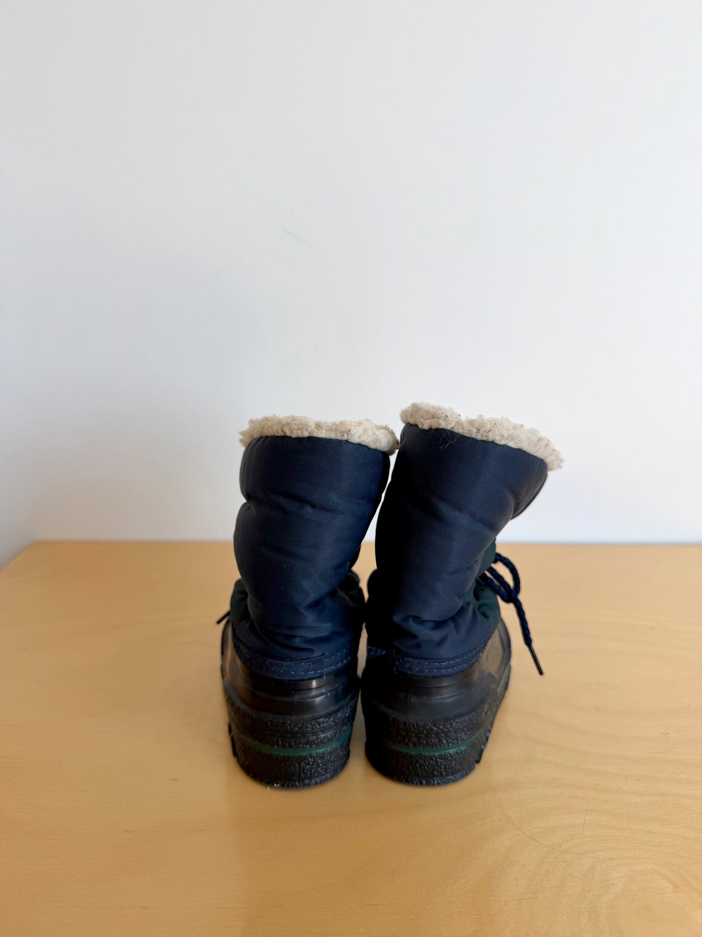 Made in Canada Winter Boots / Size 6 toddler