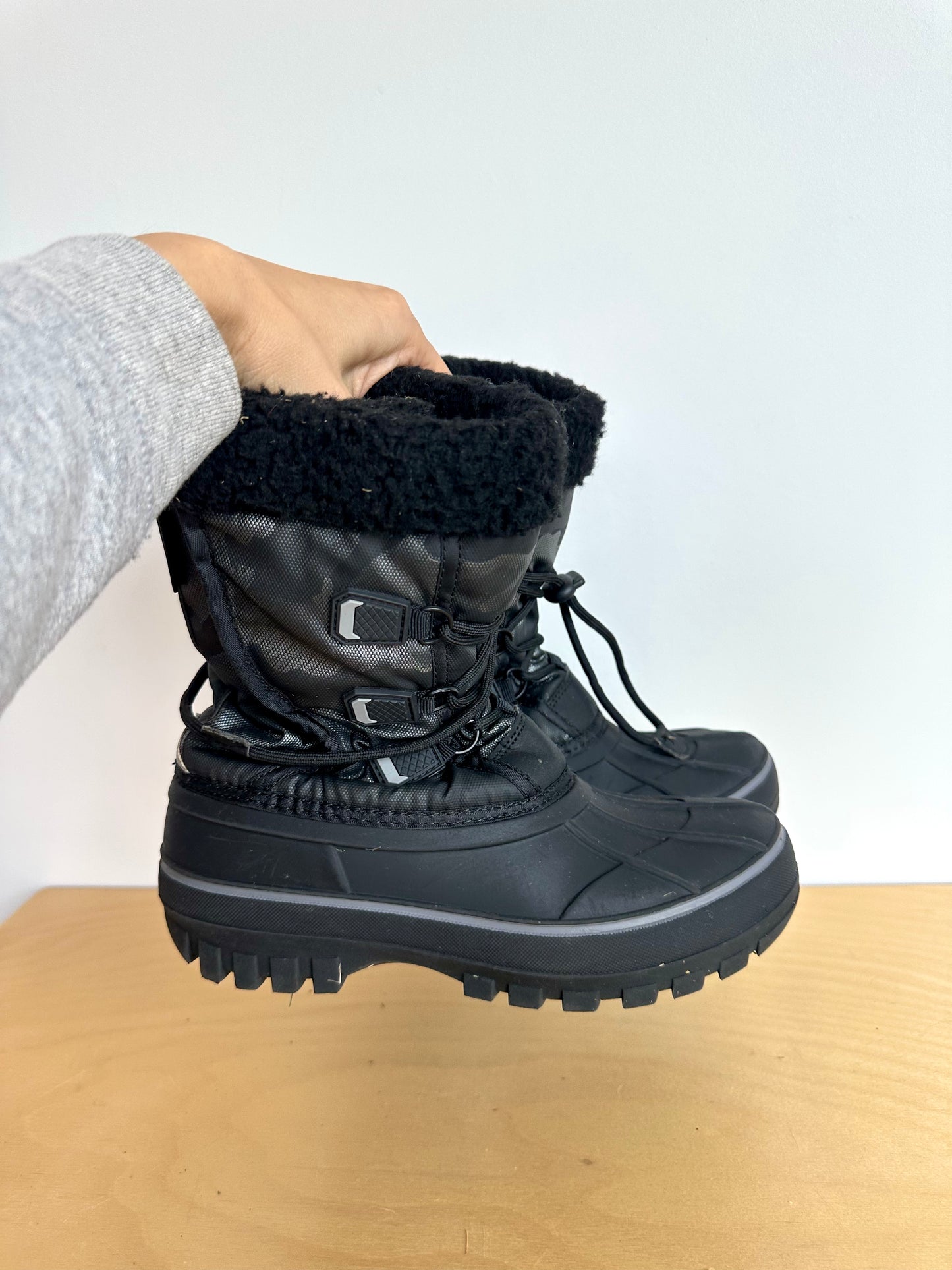 Black Lace Winter Boots / Size 3 Big Kids (No Shipping)