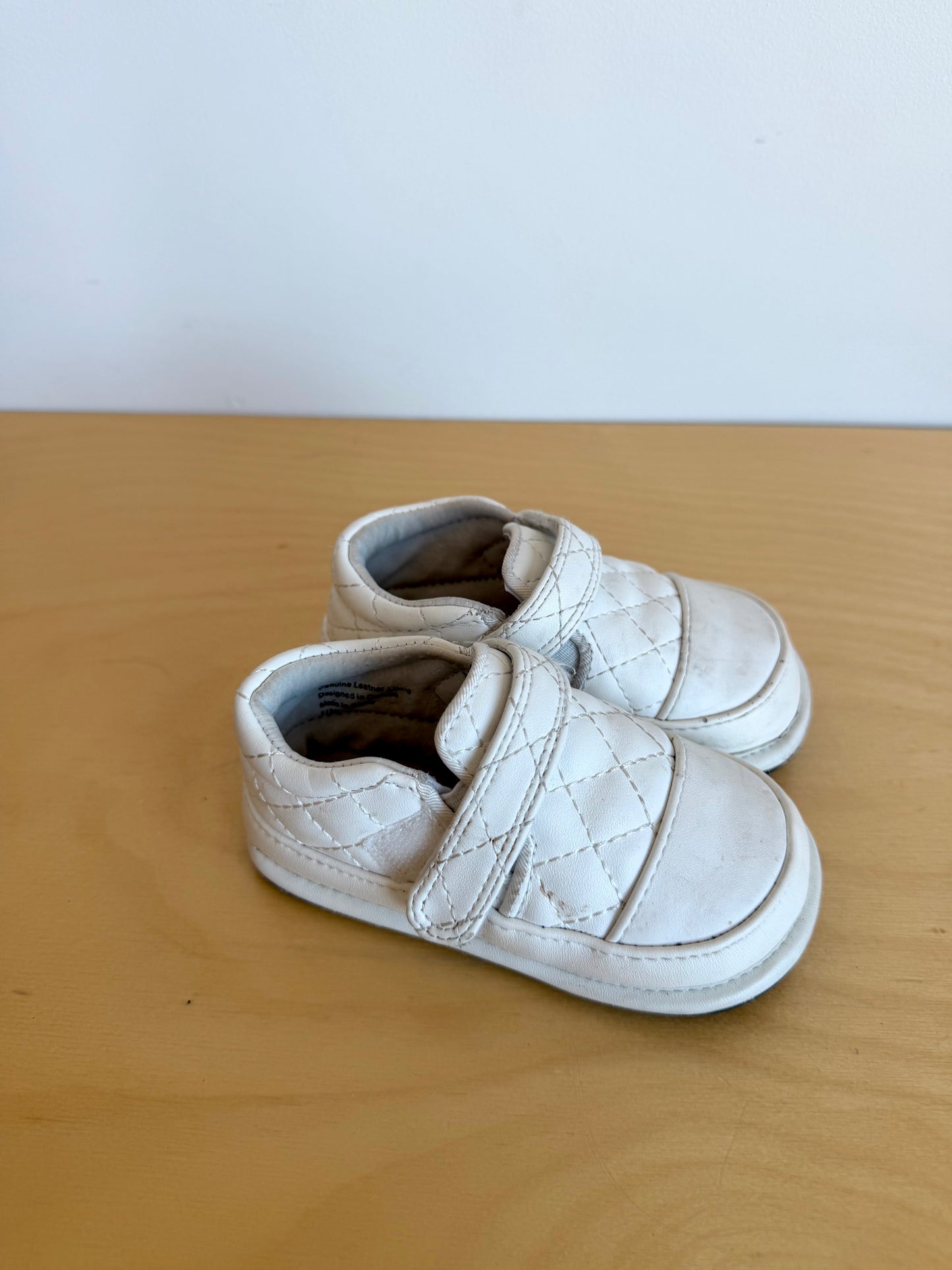 Jack and Lily Leather Shoes / Size 6 toddler