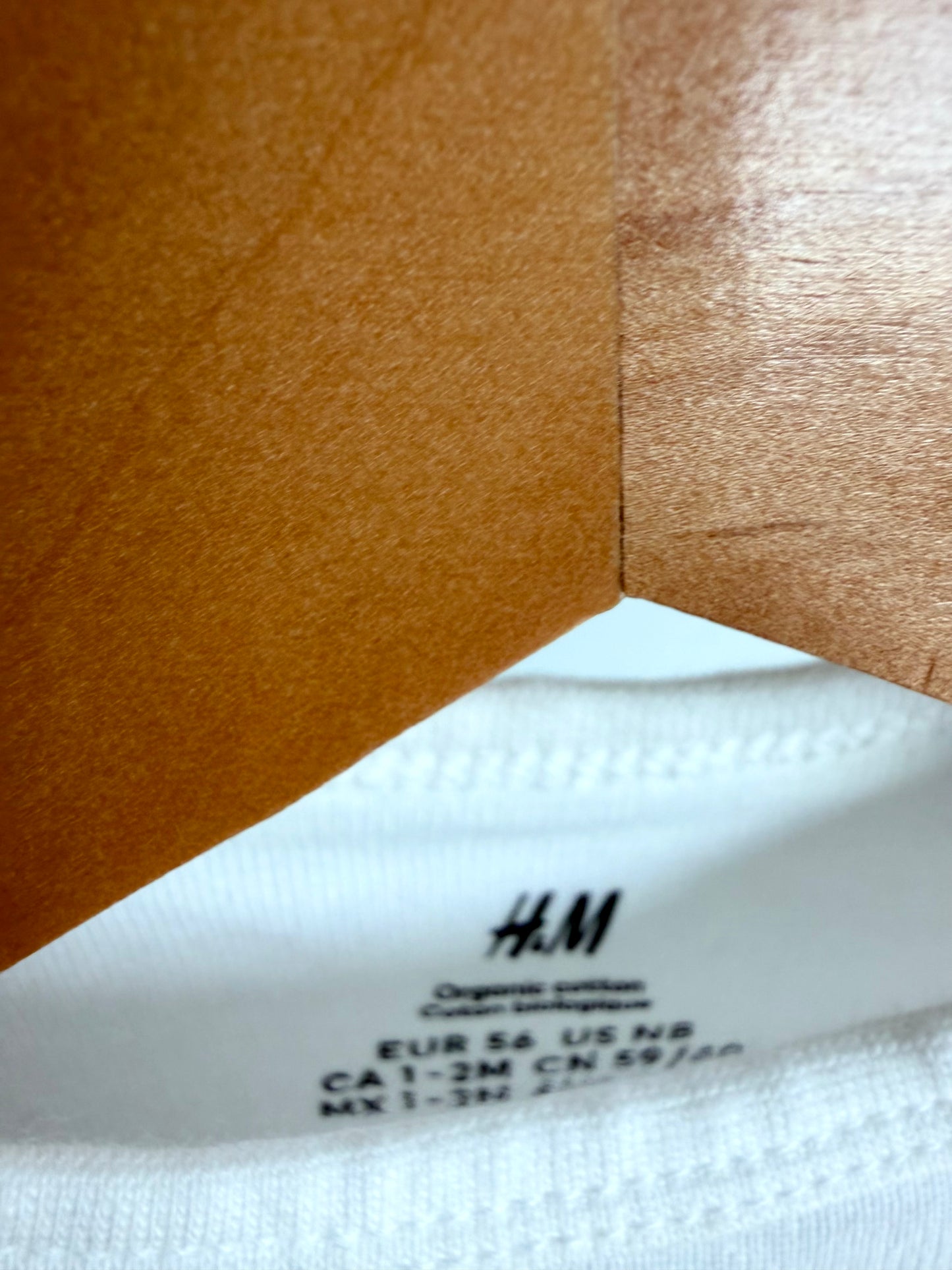 H&M White Bodysuit / 1-2m