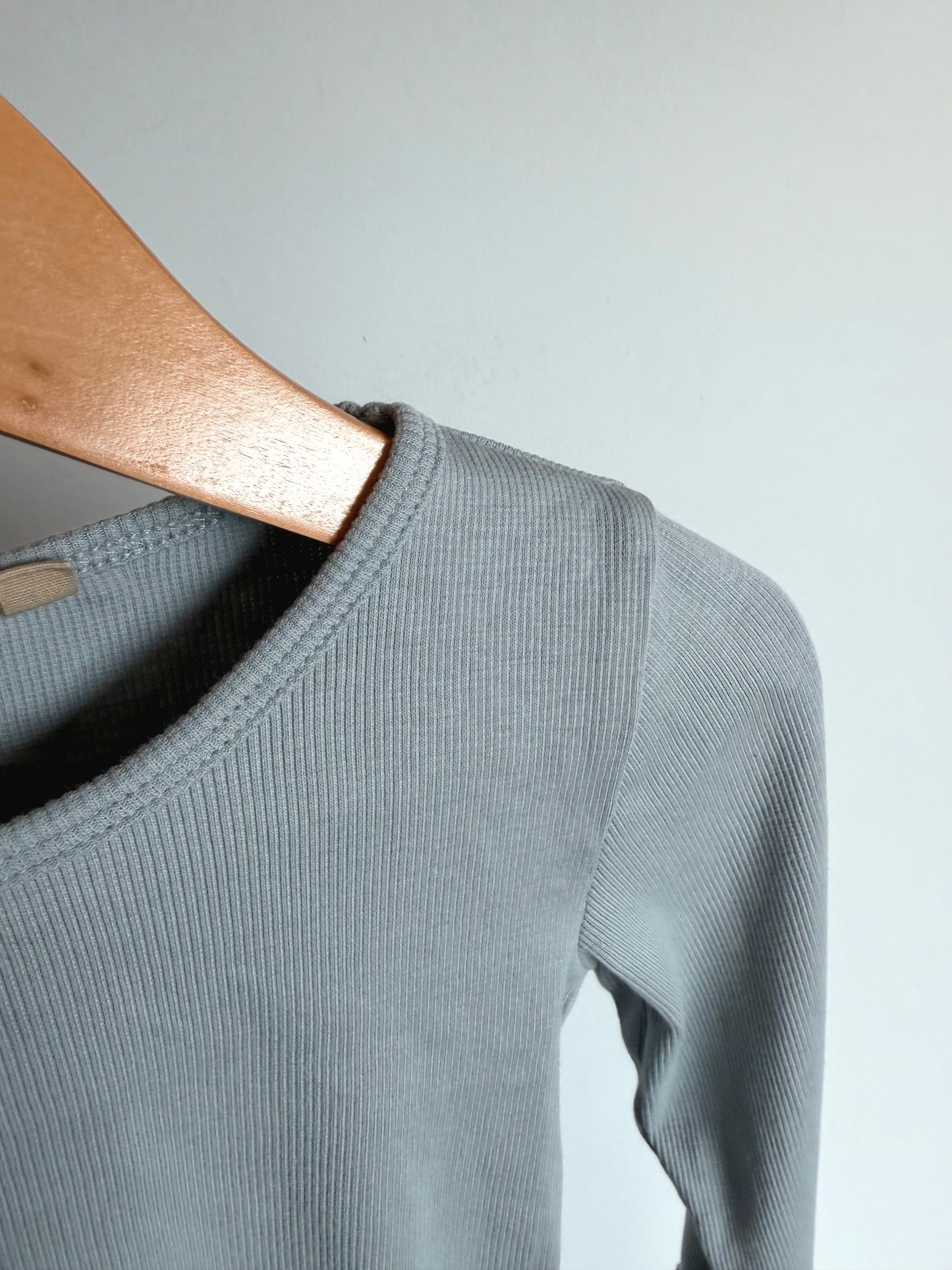 Wheat Wavy Hem Dusty Blue Top / 4T