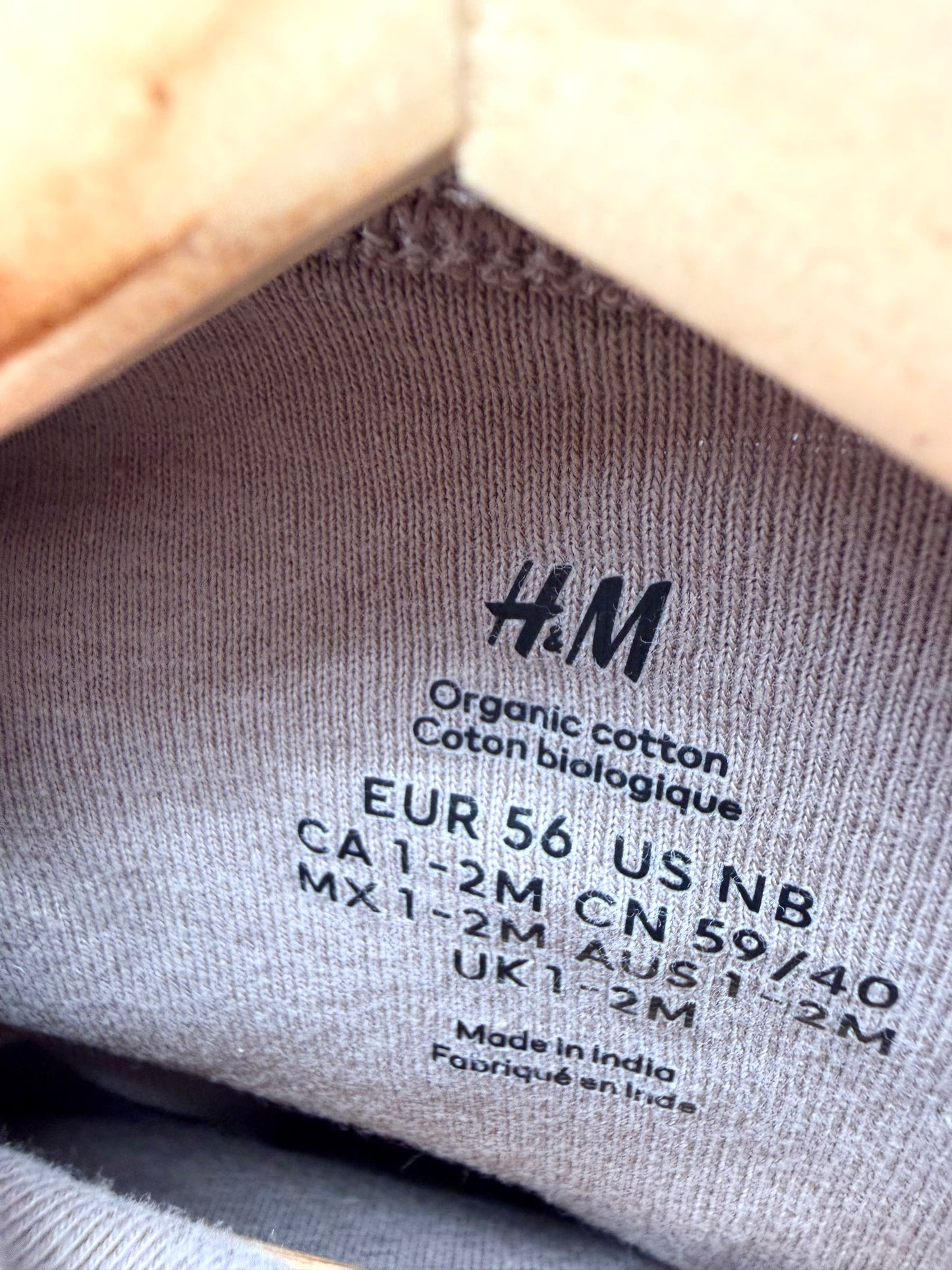 H&M Three Sandstones Bodysuits / 1-2m