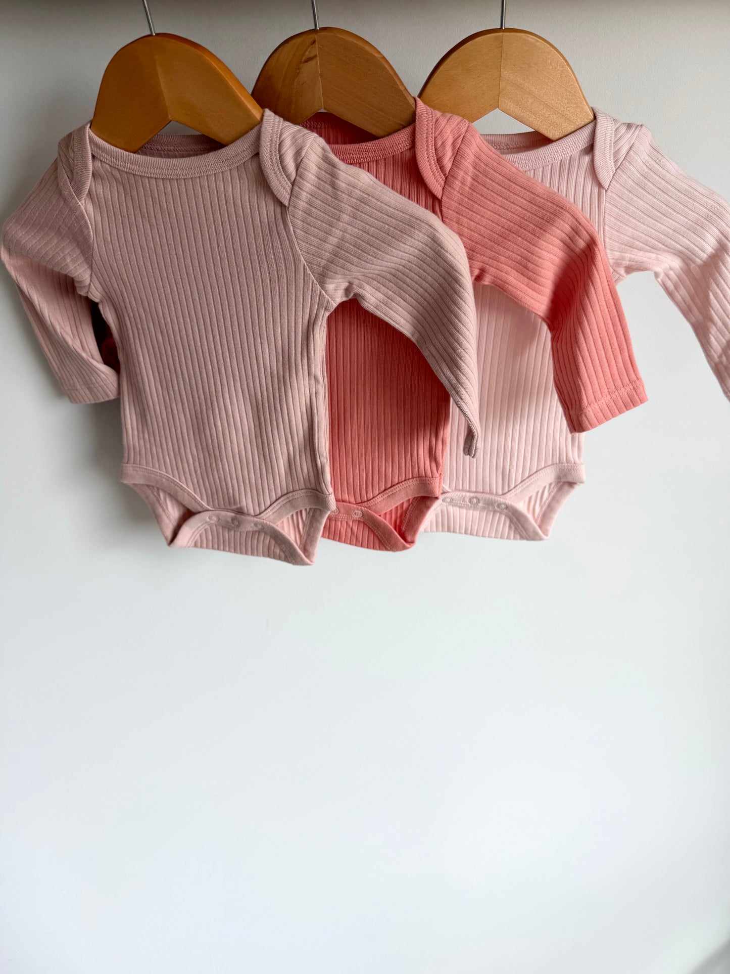 Ribbed Pinks Bodysuits (With Tags) / 0m