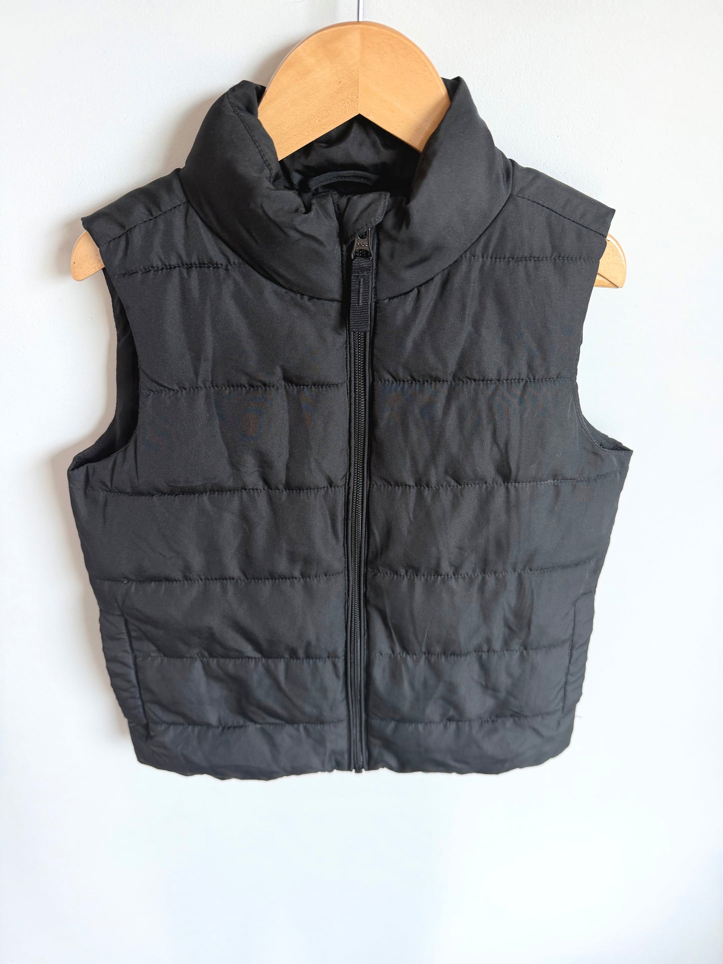 Black Zipper Vest / 6 years