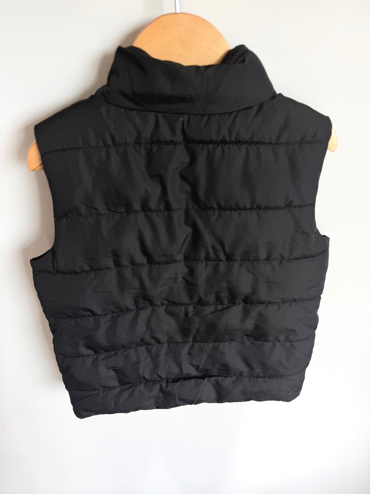 Black Zipper Vest / 6 years