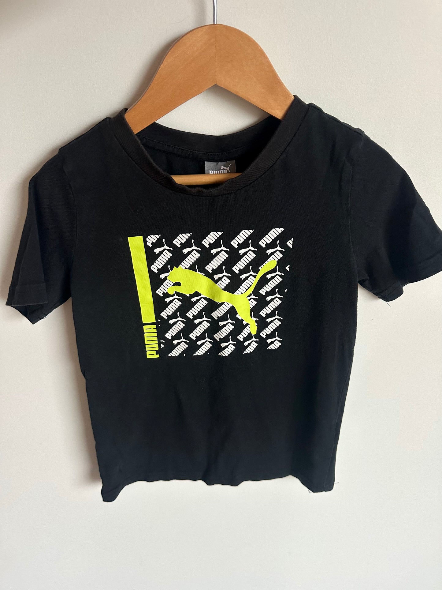 Black Puma T-shirt / 6 years