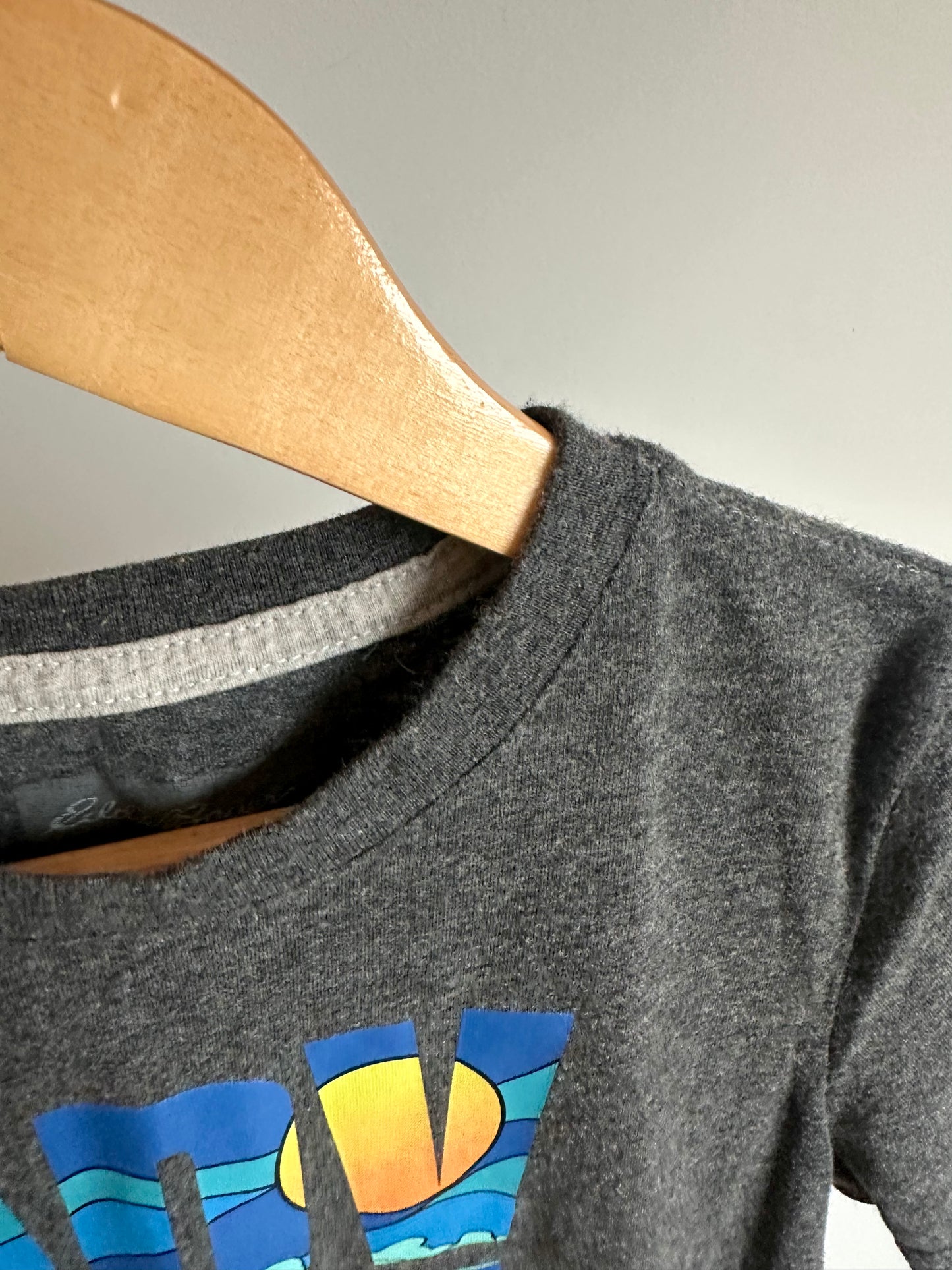 Grey Adventure T-shirt / 6 years