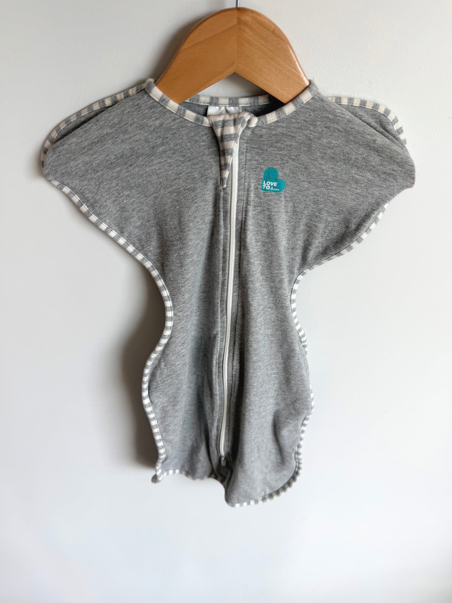 Grey 1.0 Tog Swaddle / 0-3m