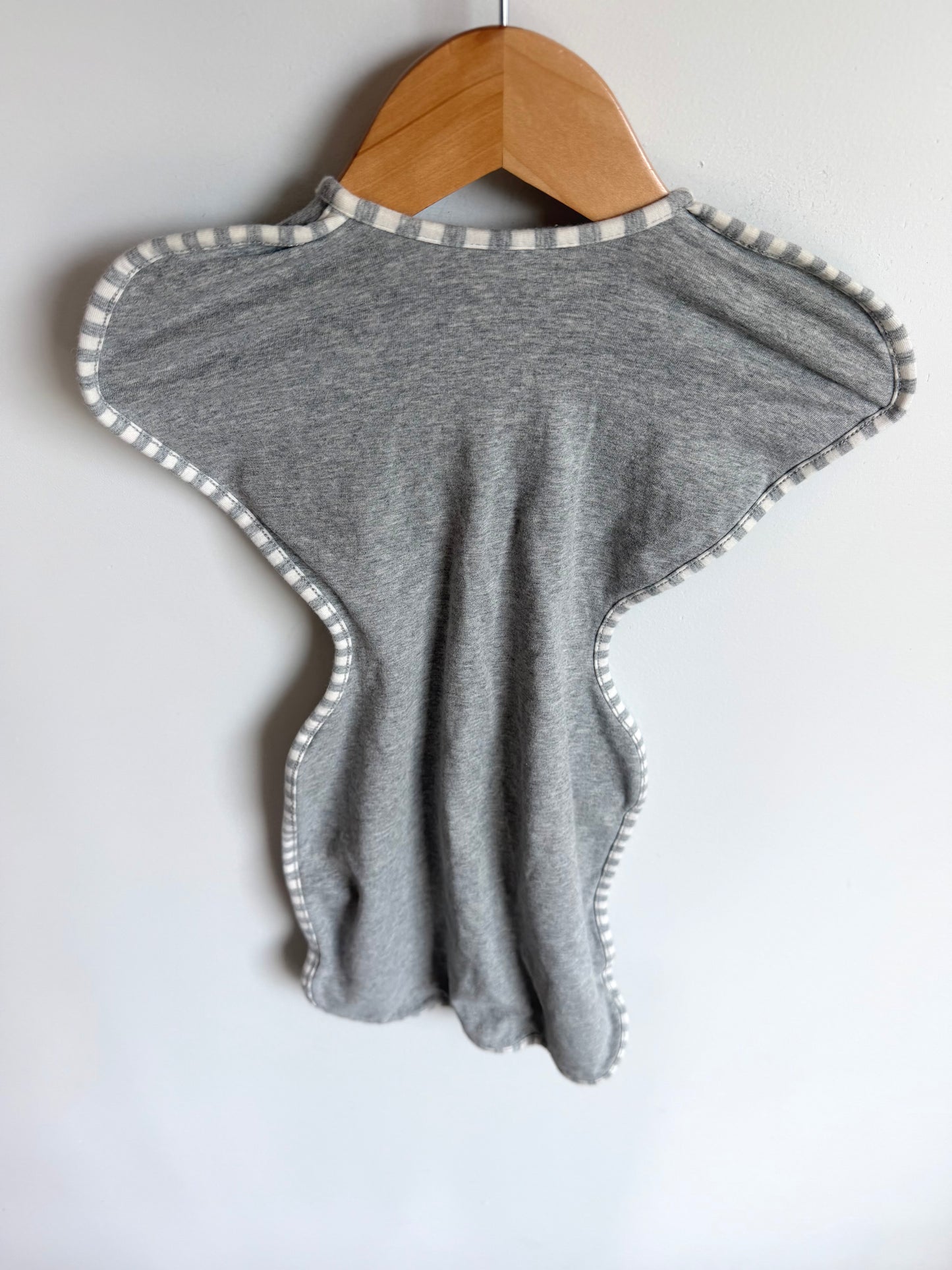 Grey 1.0 Tog Swaddle / 0-3m