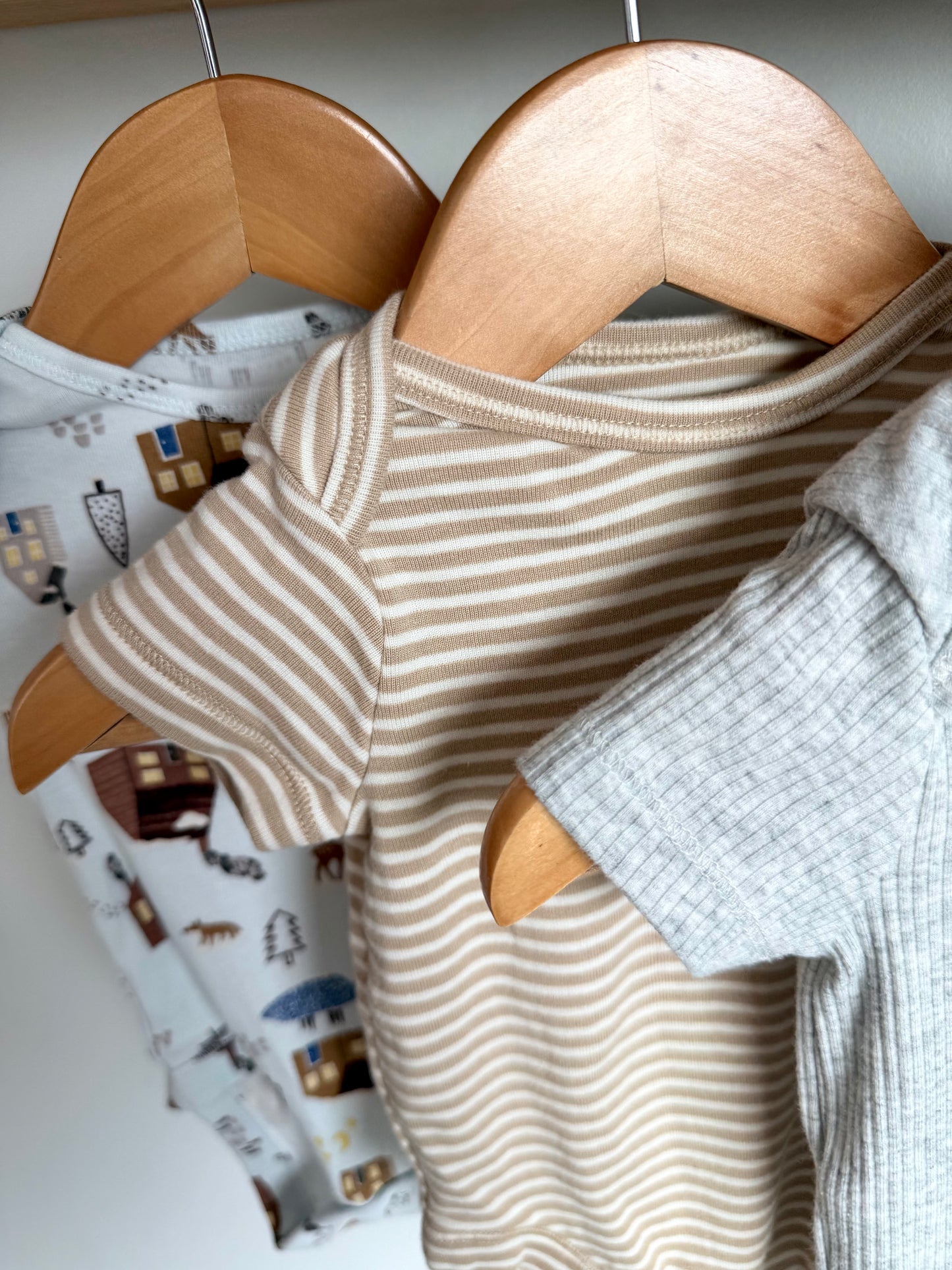 Set of 3 Bodysuits (Grey, Striped, Houses) / 3-6m
