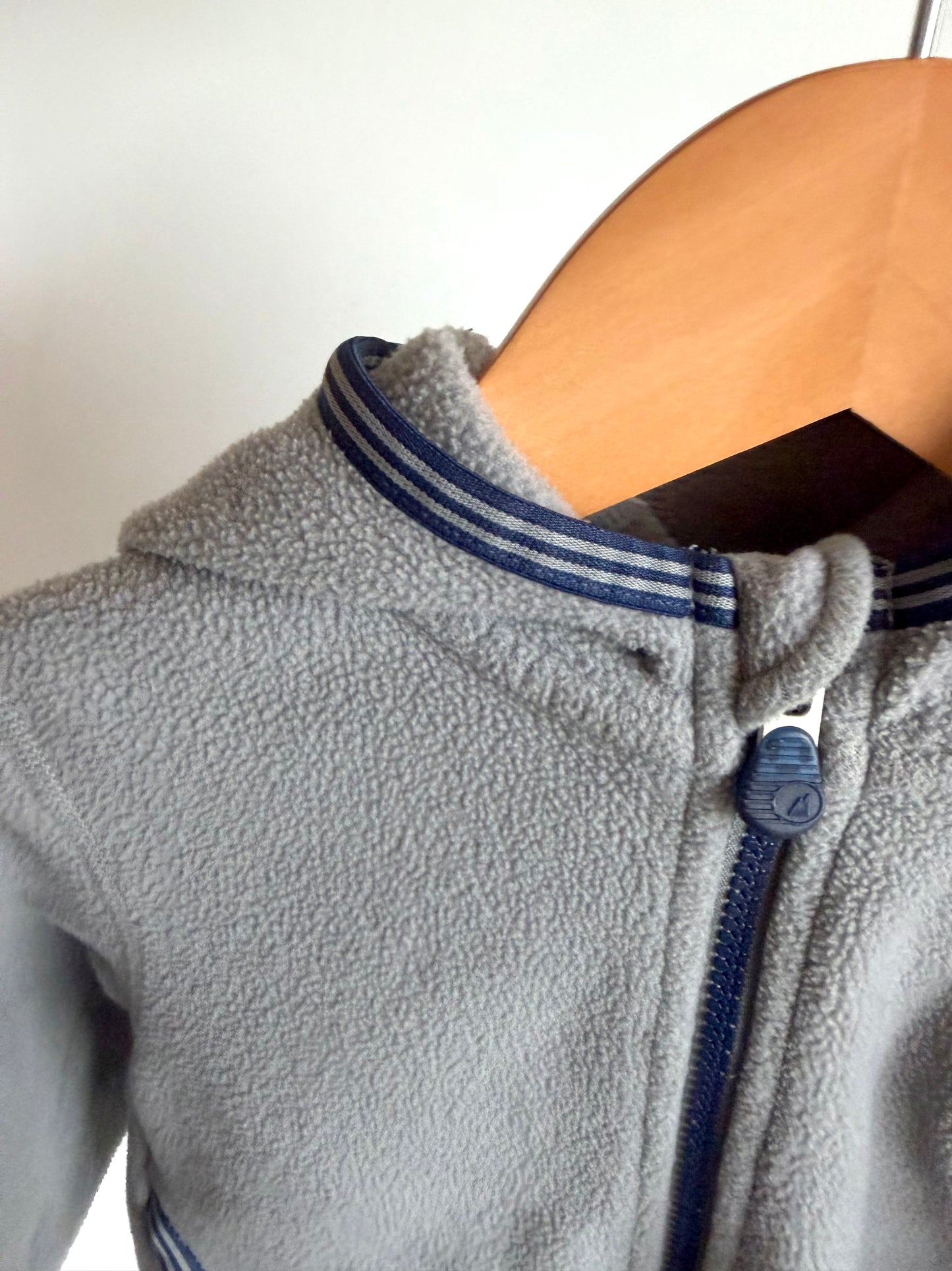 MEC Blue Trim Hood Sweater / 3T