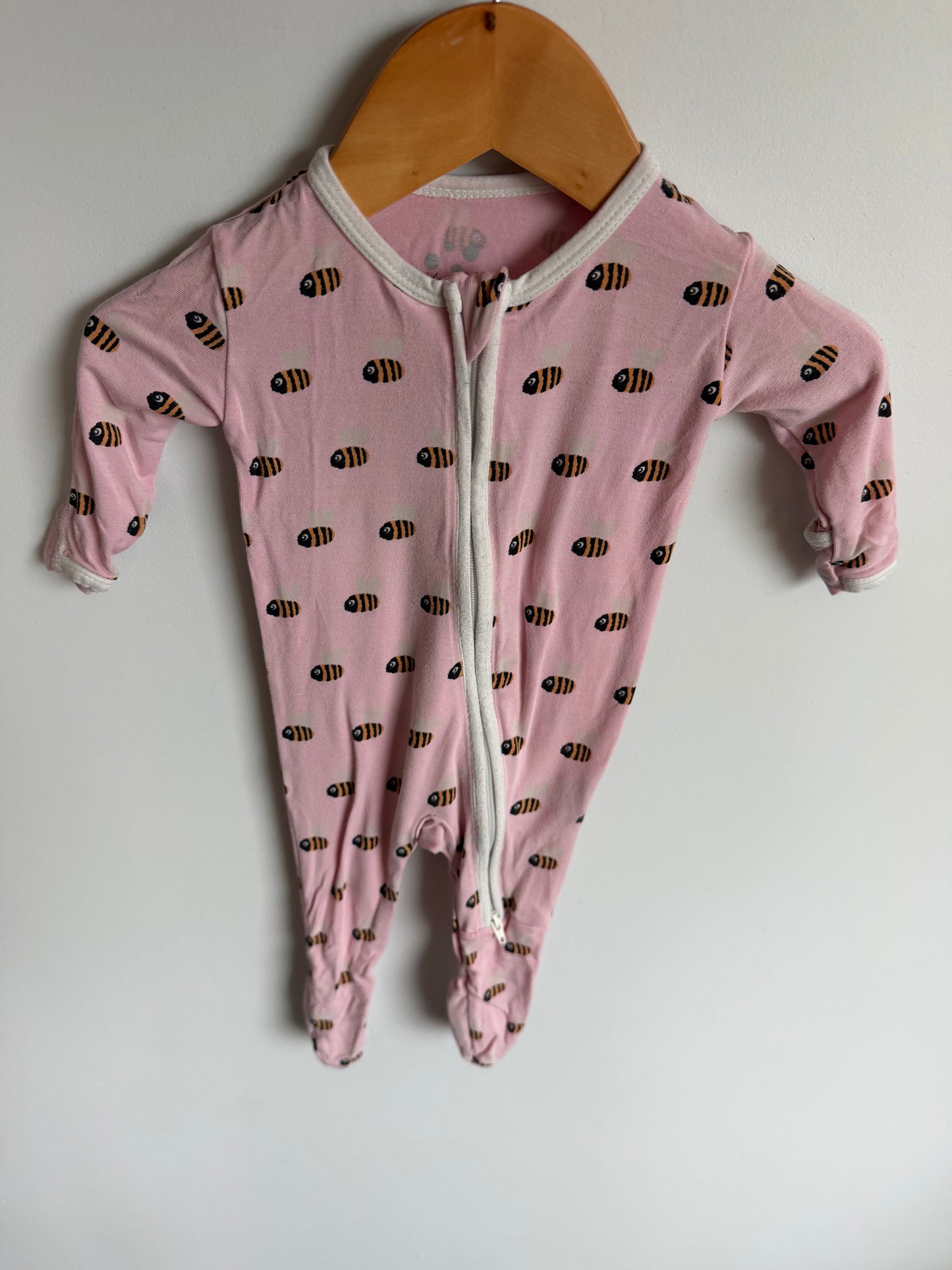 KicKee Bee Sleeper / 0-3m