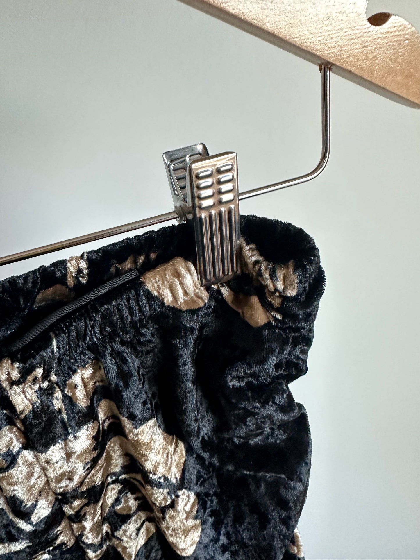 Rose + Black Leggings / 4-5 years