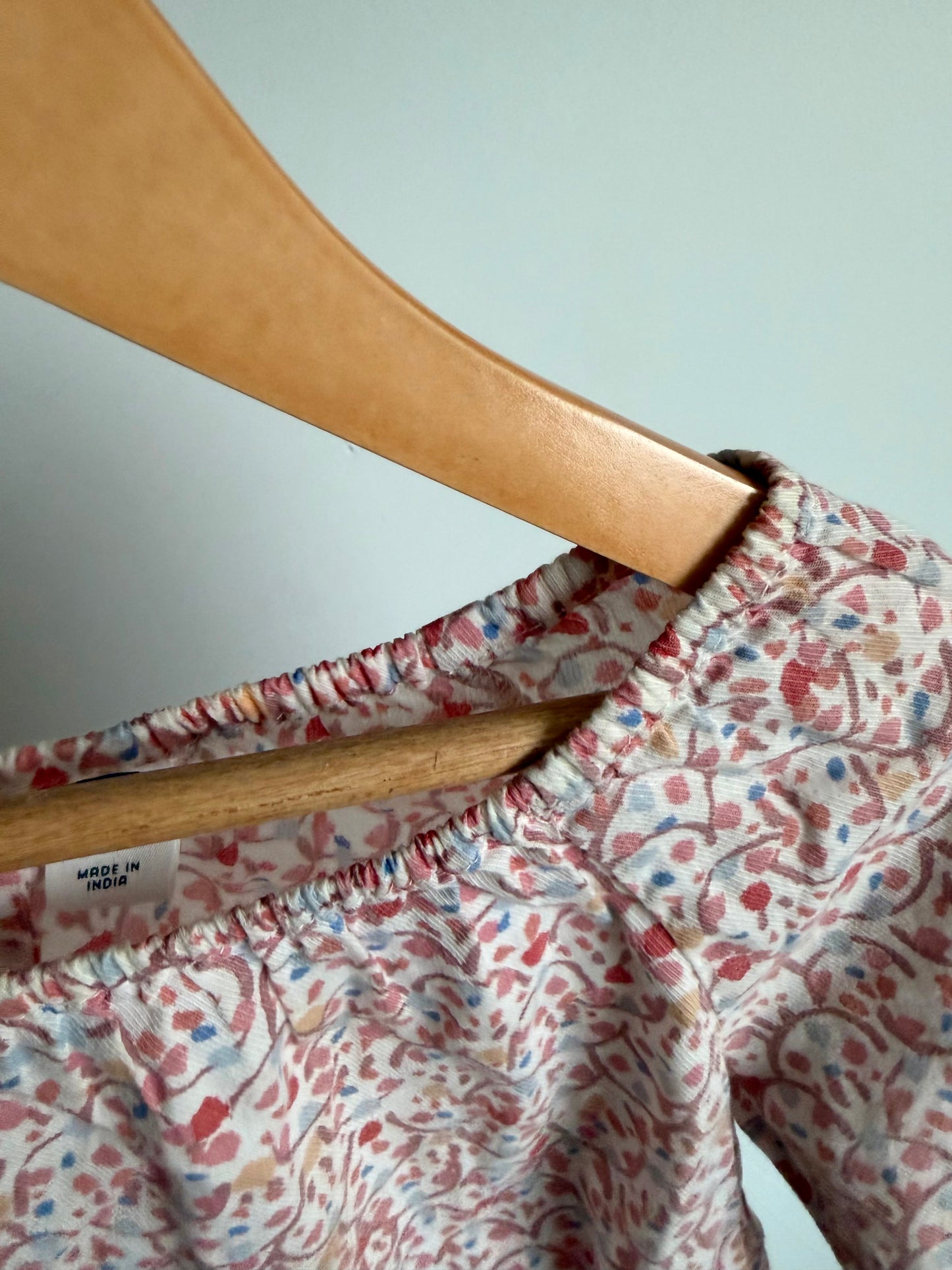 Elasticized Neckline Colored Top / 6-12m