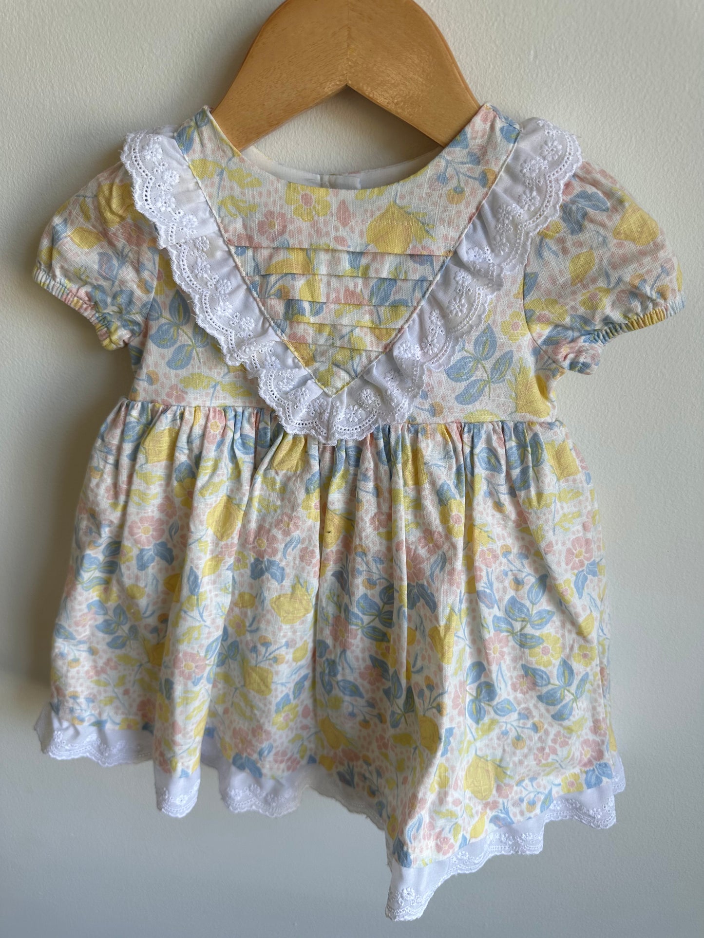 Lace and Floral Dress / 12m