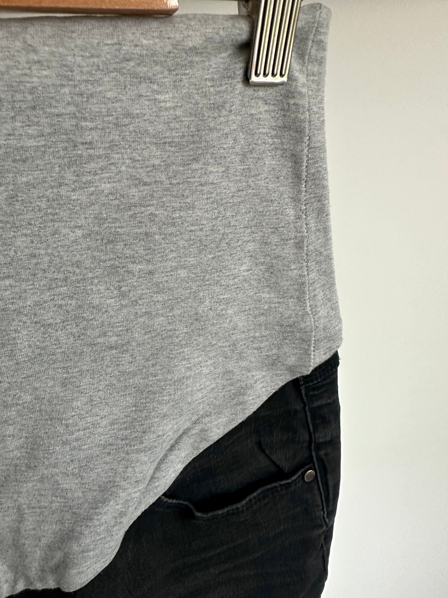 Thyme Slim Fit Dark Jeans / Small