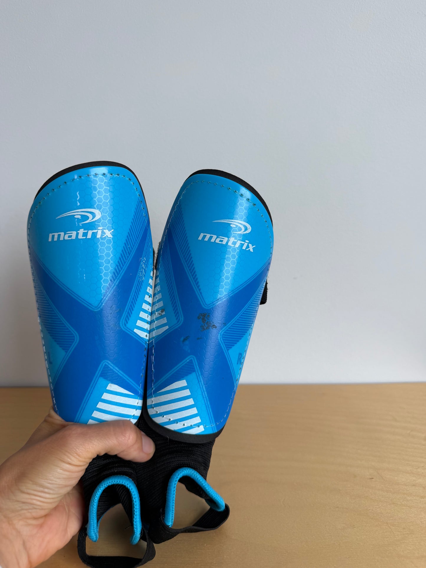 Matrix Blue Shin Guards / 2-4 years?