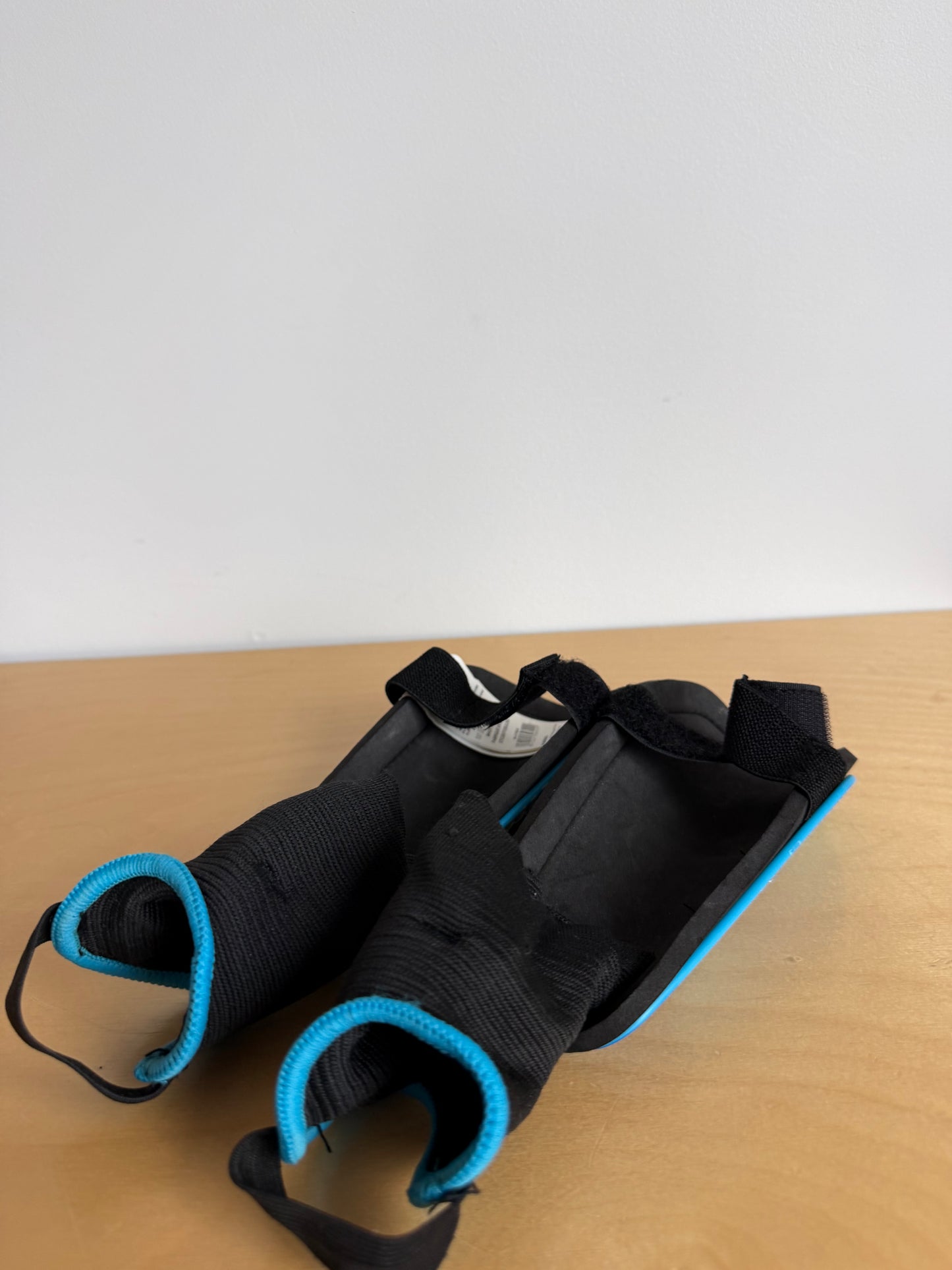 Matrix Blue Shin Guards / 2-4 years?