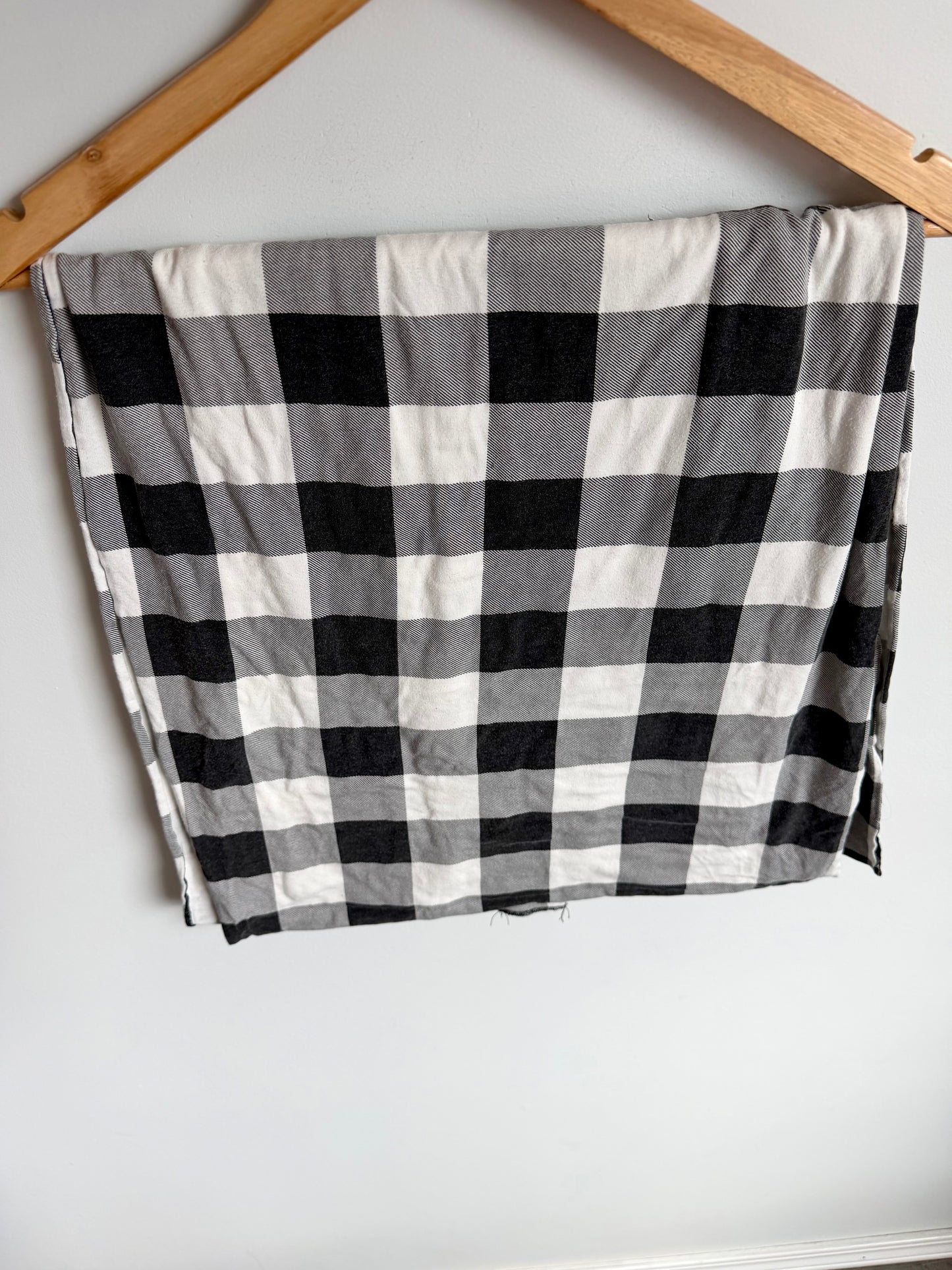 Beluga Baby Checkered Wrap Carrier