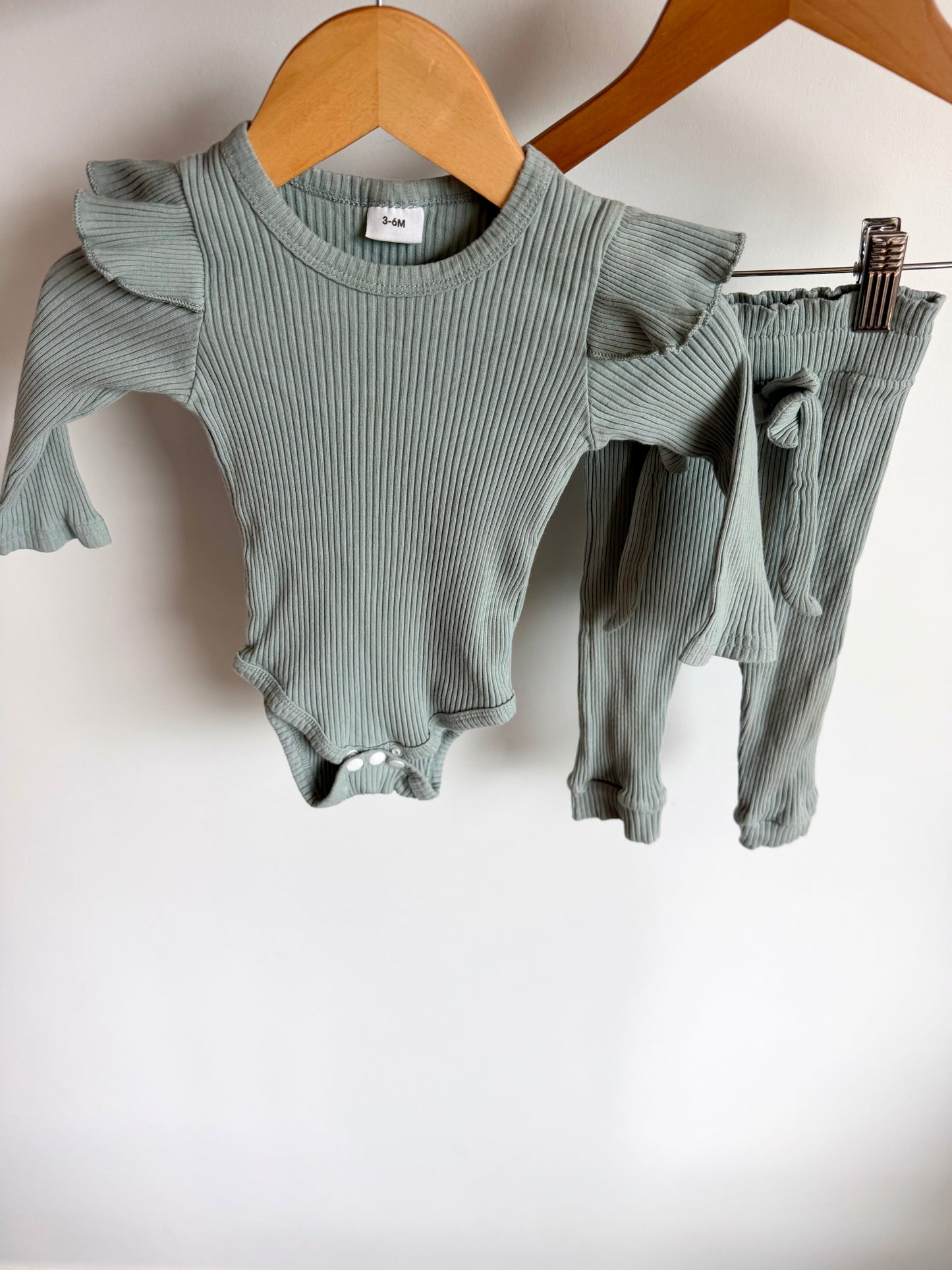 Dusty Blue Bodysuit + Pants Set / 3-6m