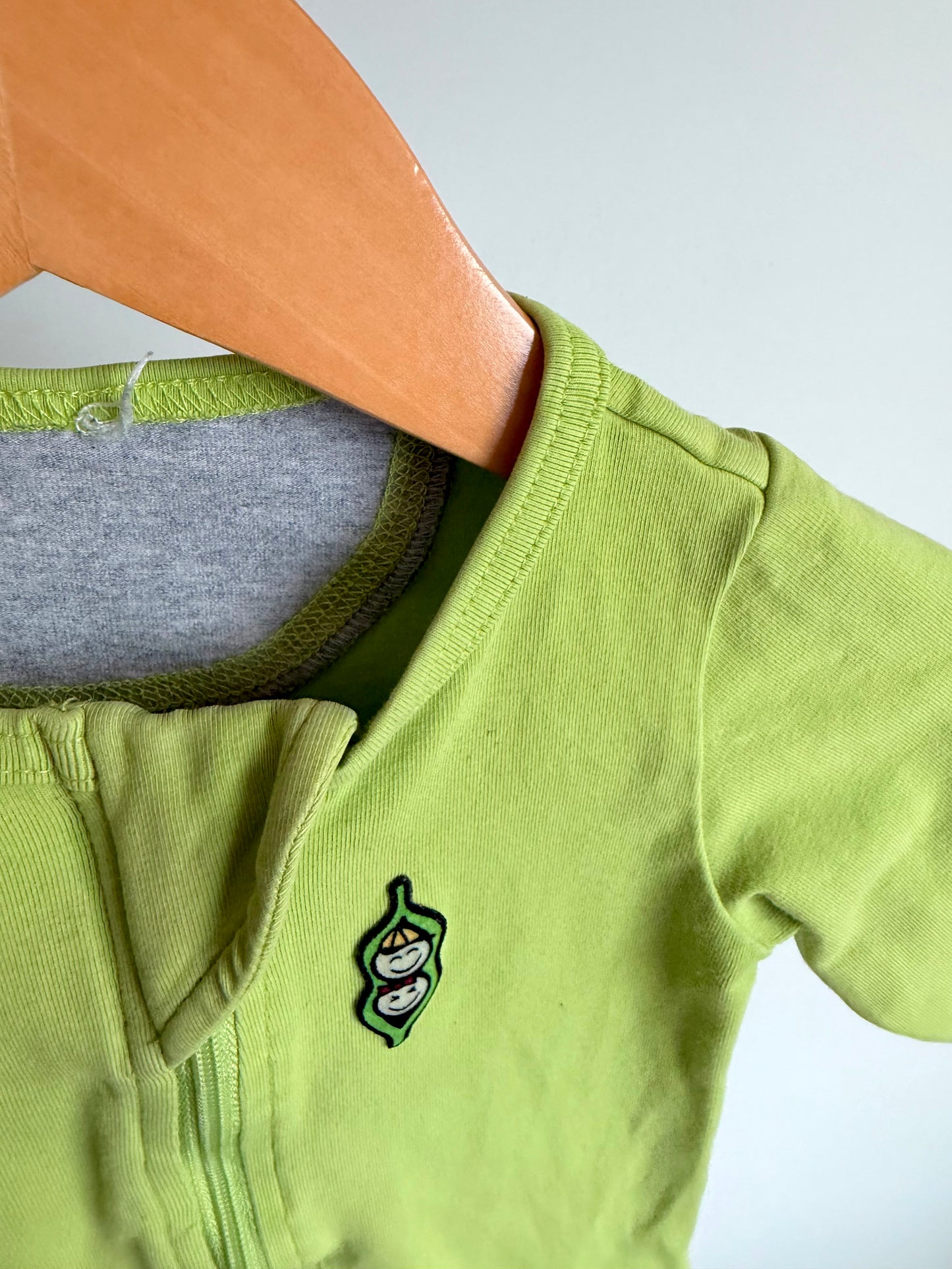 Peekaboo Green Sleeper (PLAY) / 6m?
