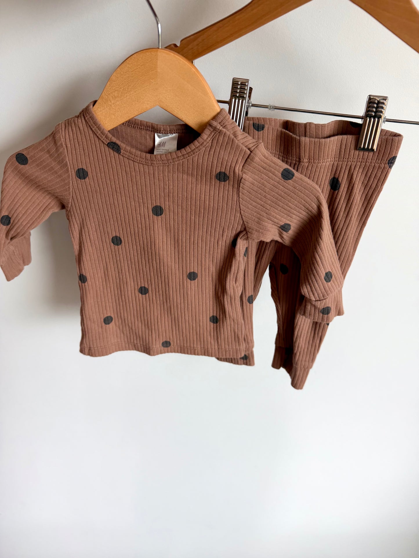 H&M Brown Dot Top + Pants Set / 2-4m