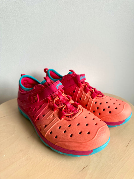 Stride Rite Orange Runners / Size 1 Big Kid