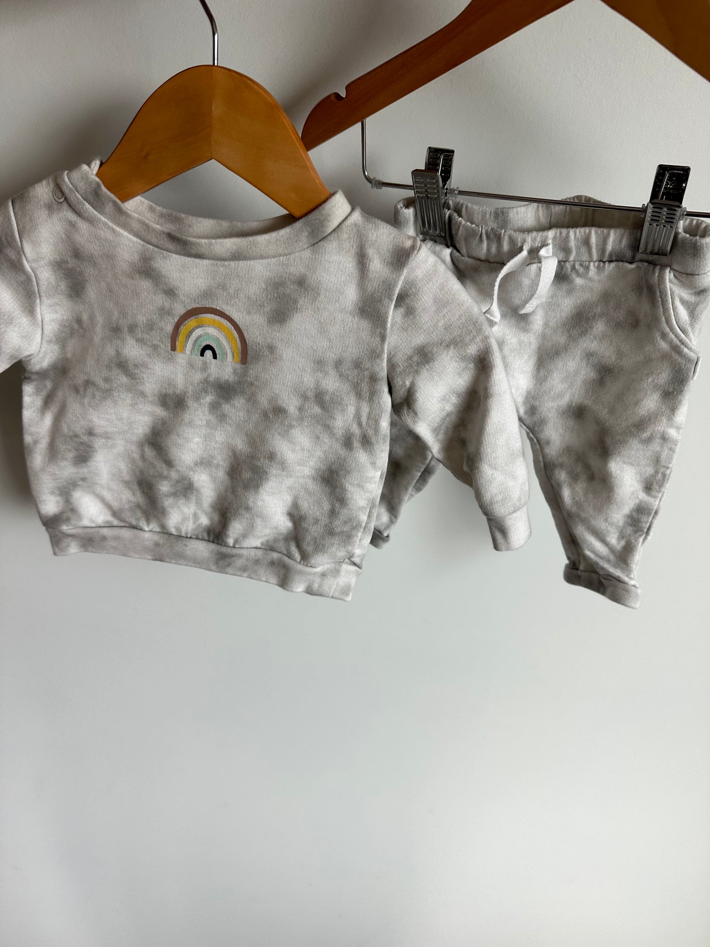 Grey Rainbow Crew + Pants Set / 3-6m