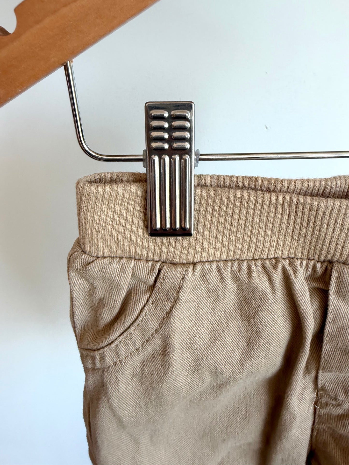 100% Cotton Tan Tapered Pants / 6-9m