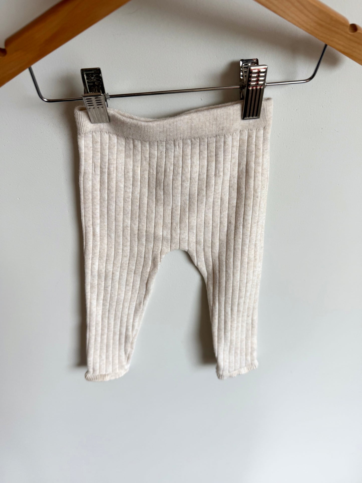 Cream Ribbed Leggings / 6-12m