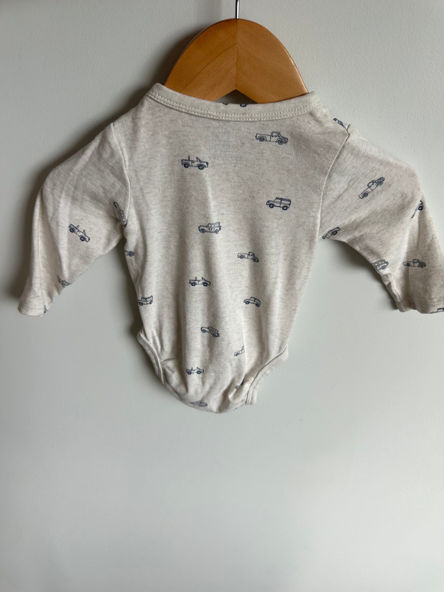 H&M Organic Cream Truck Bodysuit / 2-4m